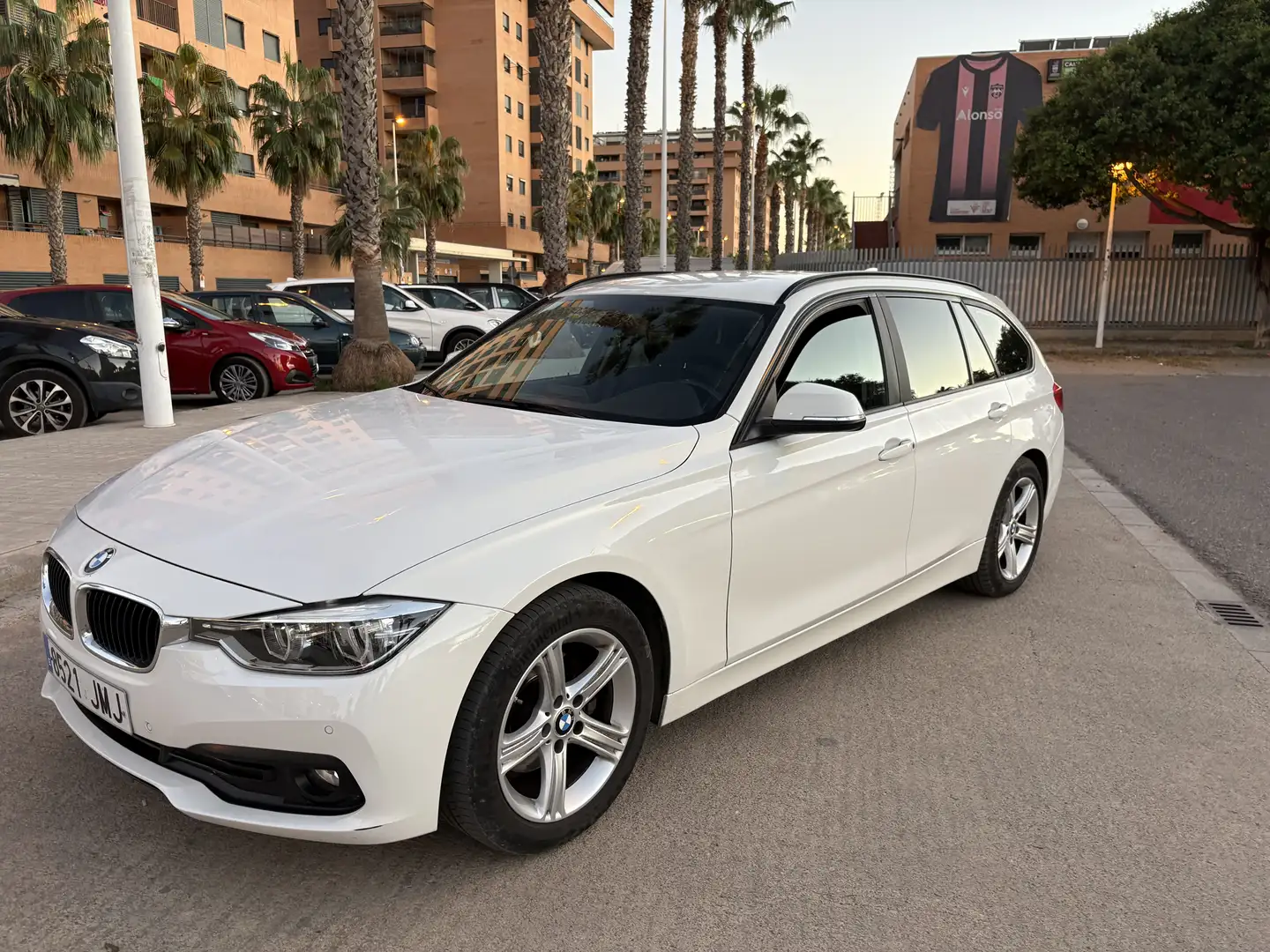 BMW 320 320d Touring Advantage - 1