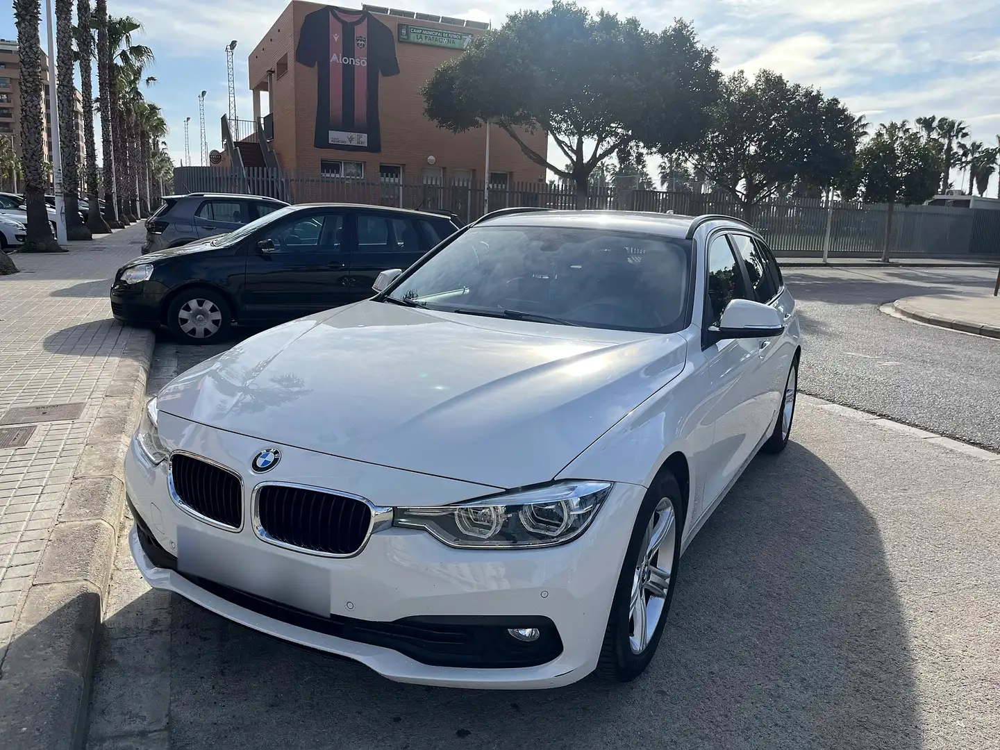 BMW 320 320d Touring Advantage - 2