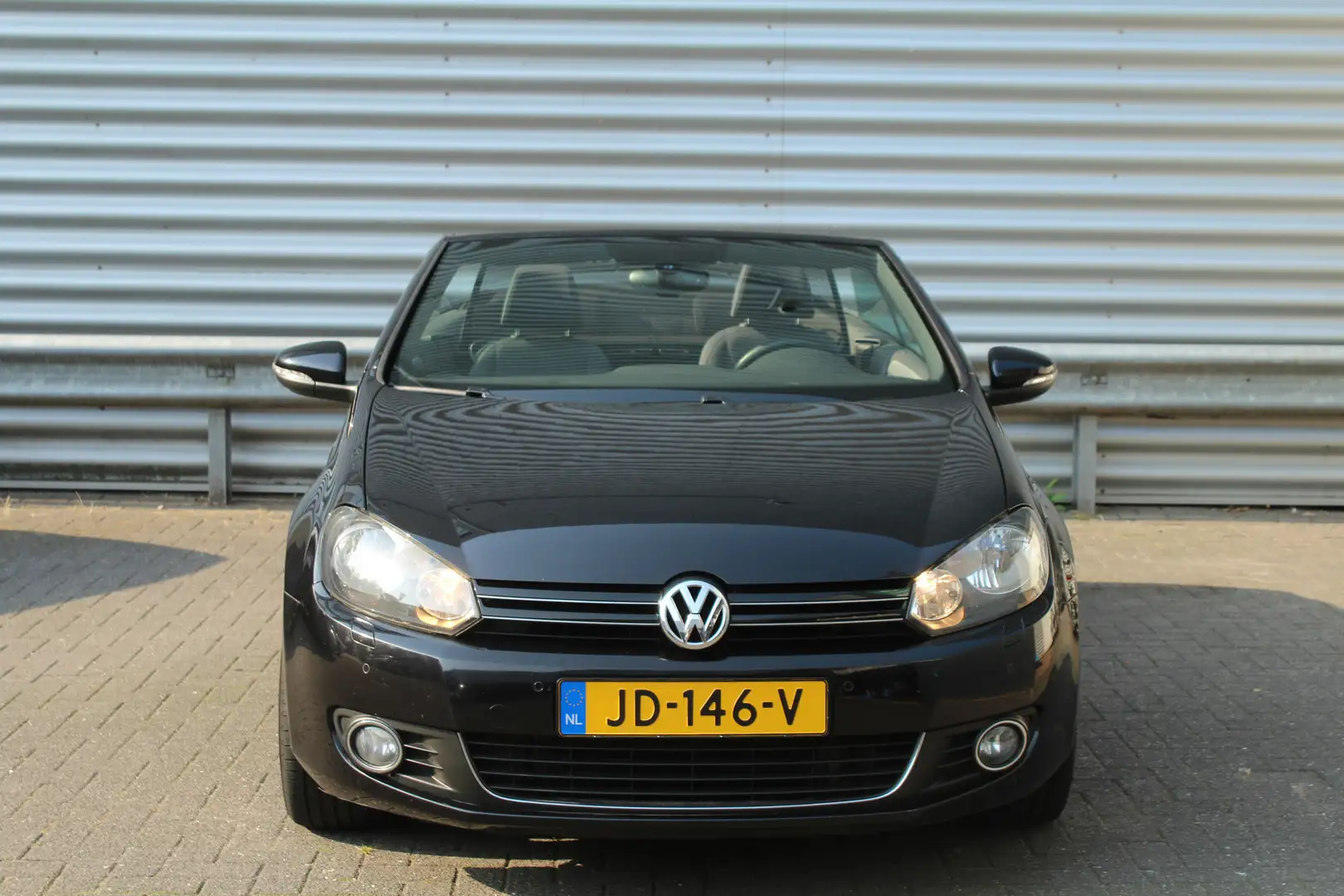 Volkswagen Golf Cabriolet 1.2 TSI 105pk BlueMotion 65.854km!! Clima Cruise N Zwart - 2