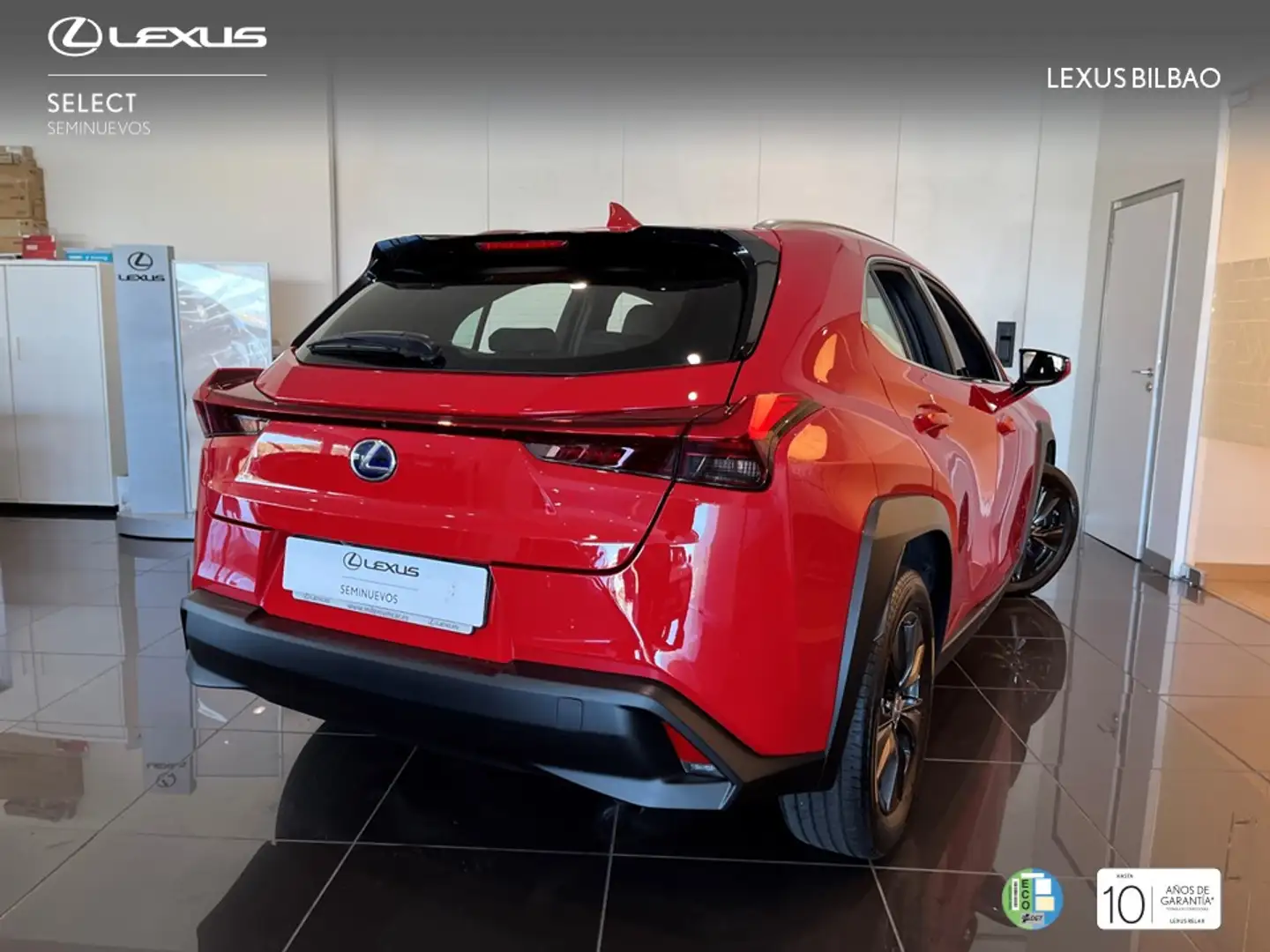 Lexus UX 250h Business 2WD Rood - 2