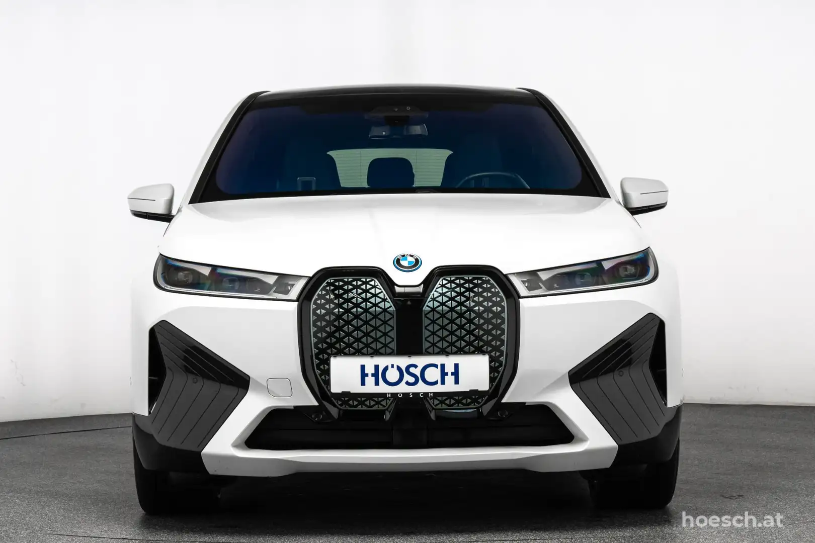 BMW iX M60 PANO AHK 22er B&W WIE NEU -52% Weiß - 2