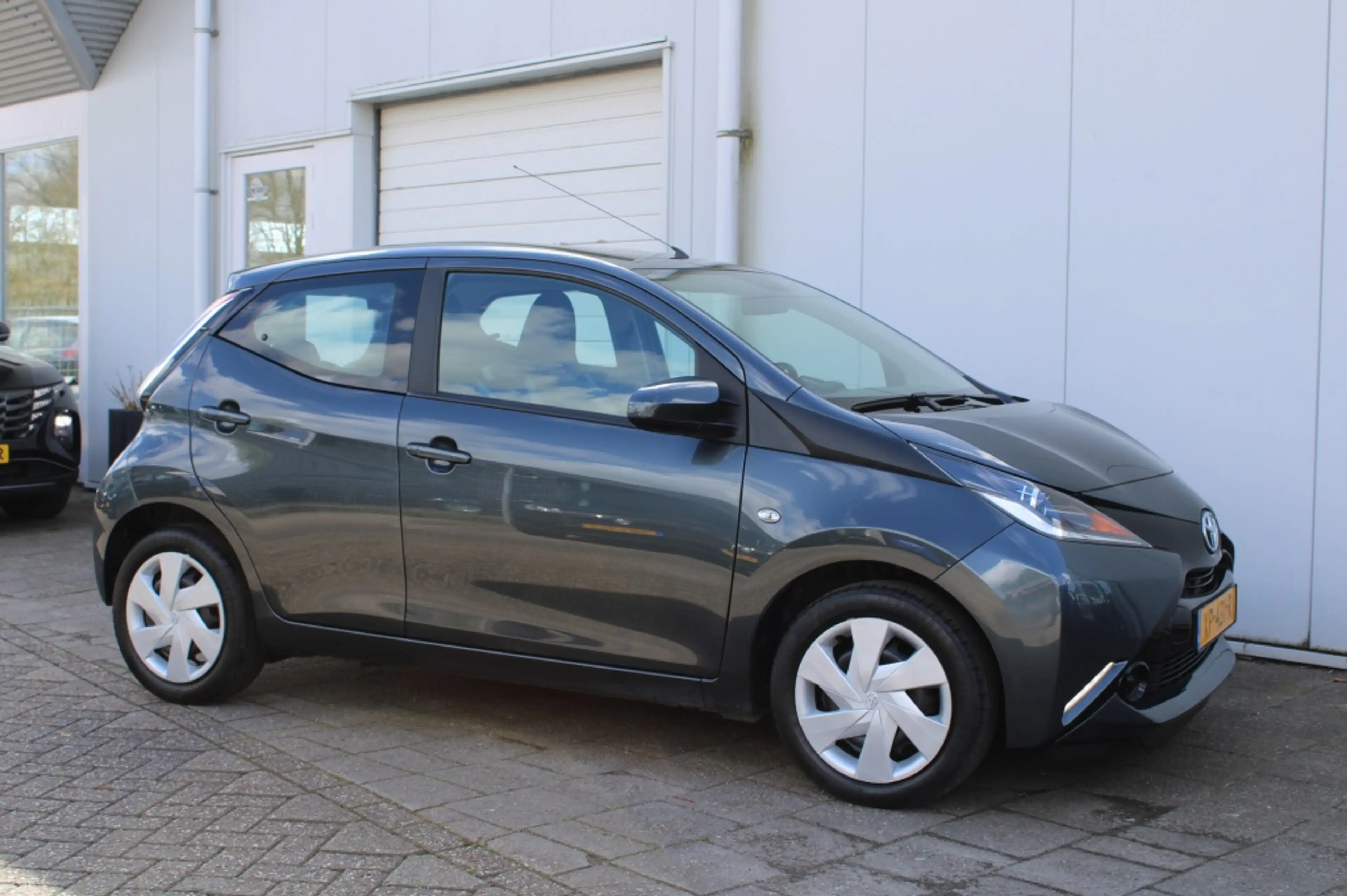 Toyota Aygo 1.0 VVT-i x-play Automaat — photo 5