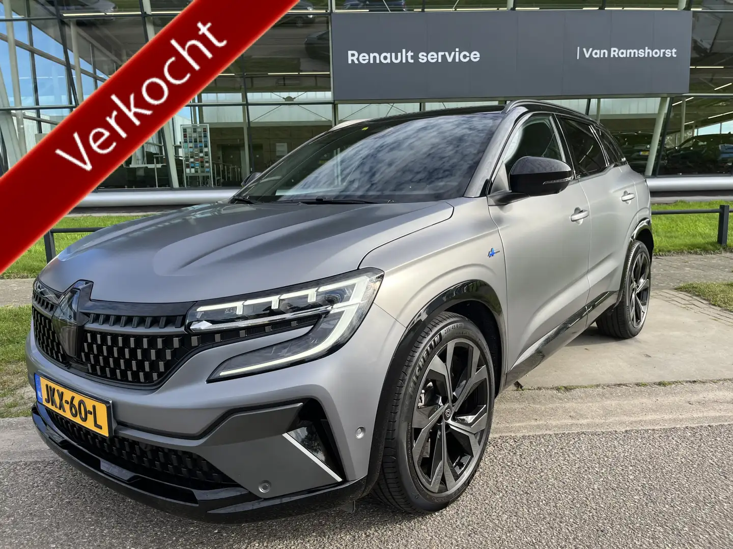 Renault Austral 1.2 E-Tech full hybrid 200 PK / 4-Control / Mat Gr Grau - 1