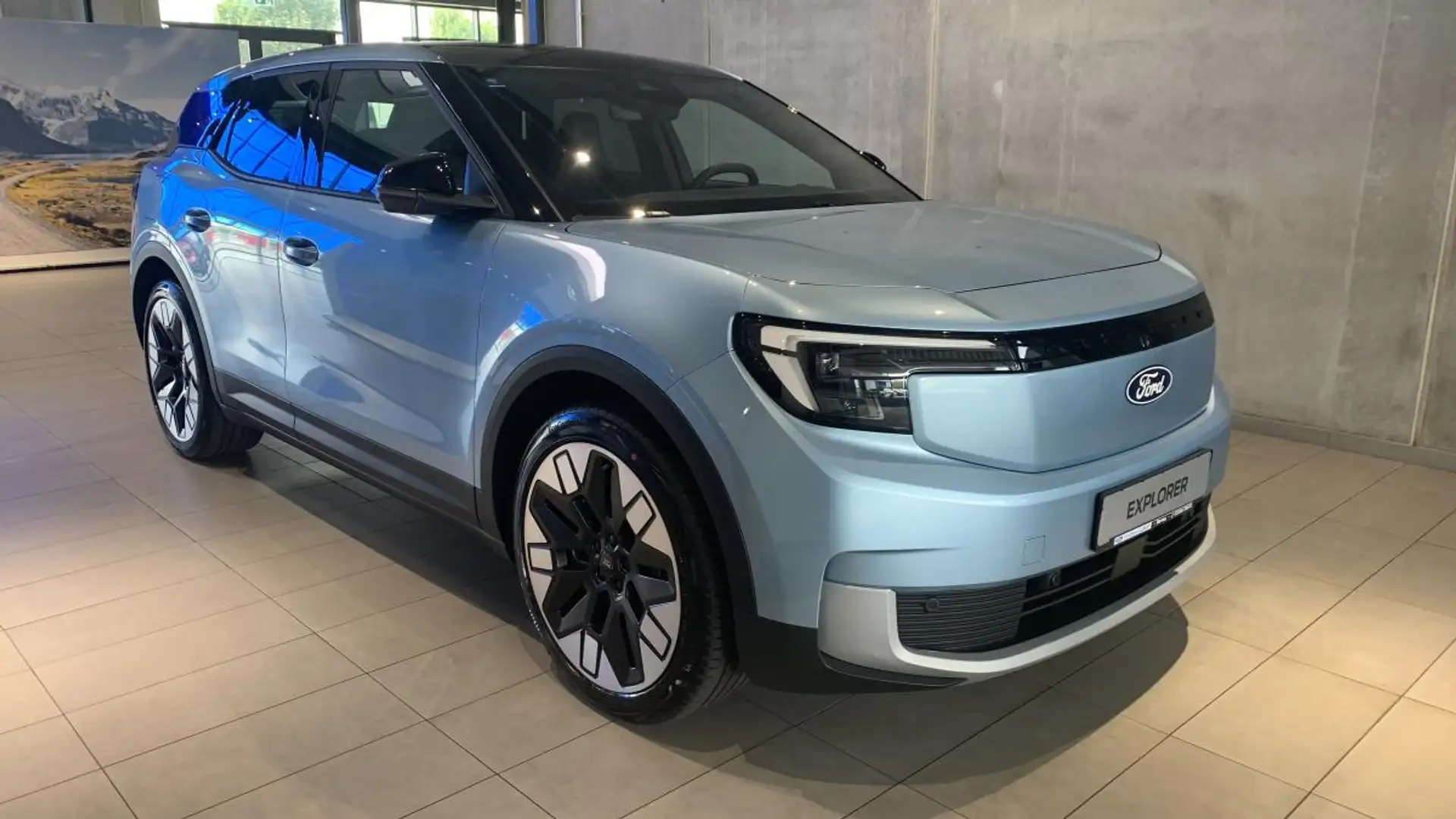 Ford Explorer Premium Blau - 2