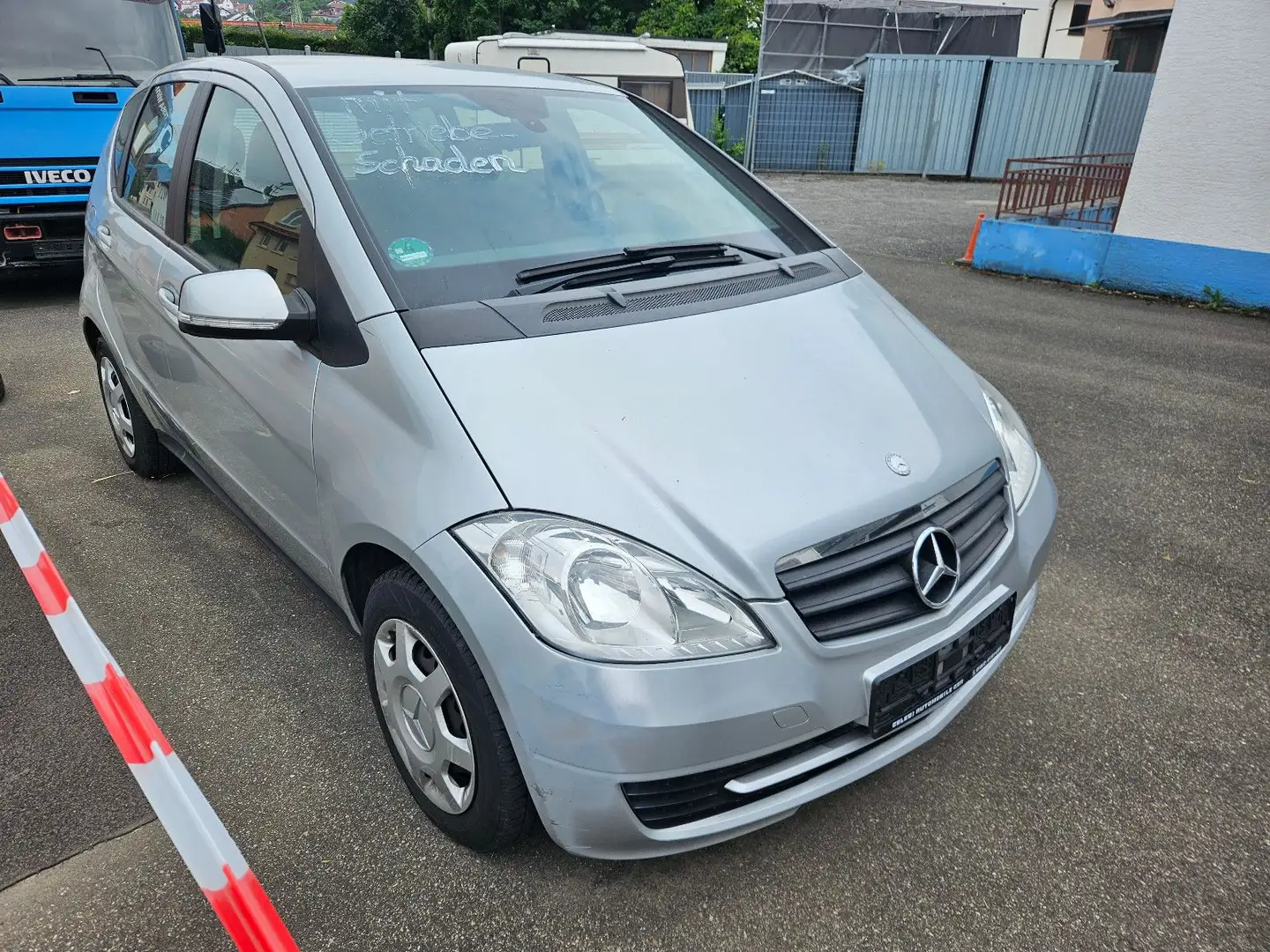 Mercedes-Benz A 180 Autotronic mit GETRIEBESCHADEN Argent - 2