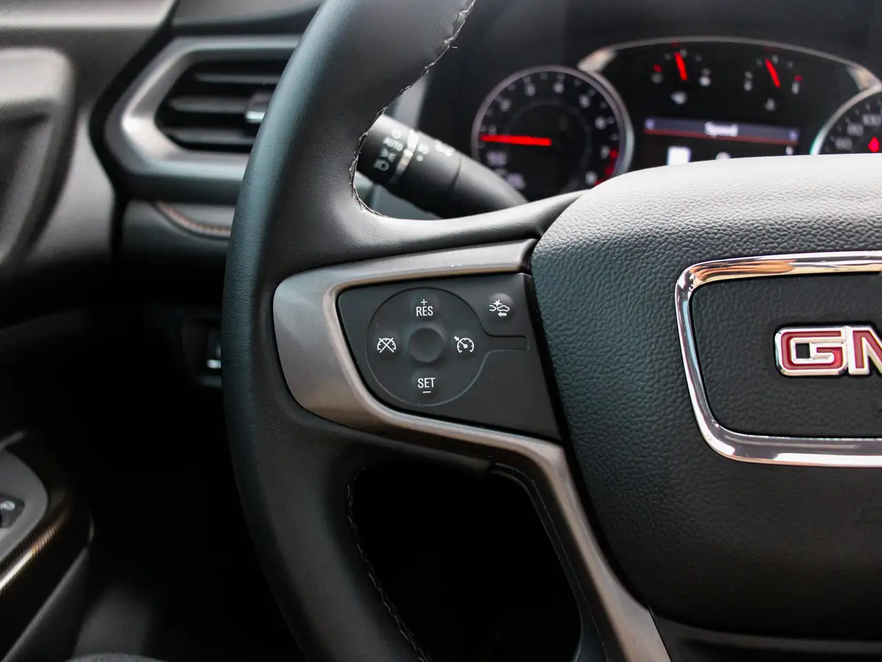 GMC Acadia снимка GMC Acadia