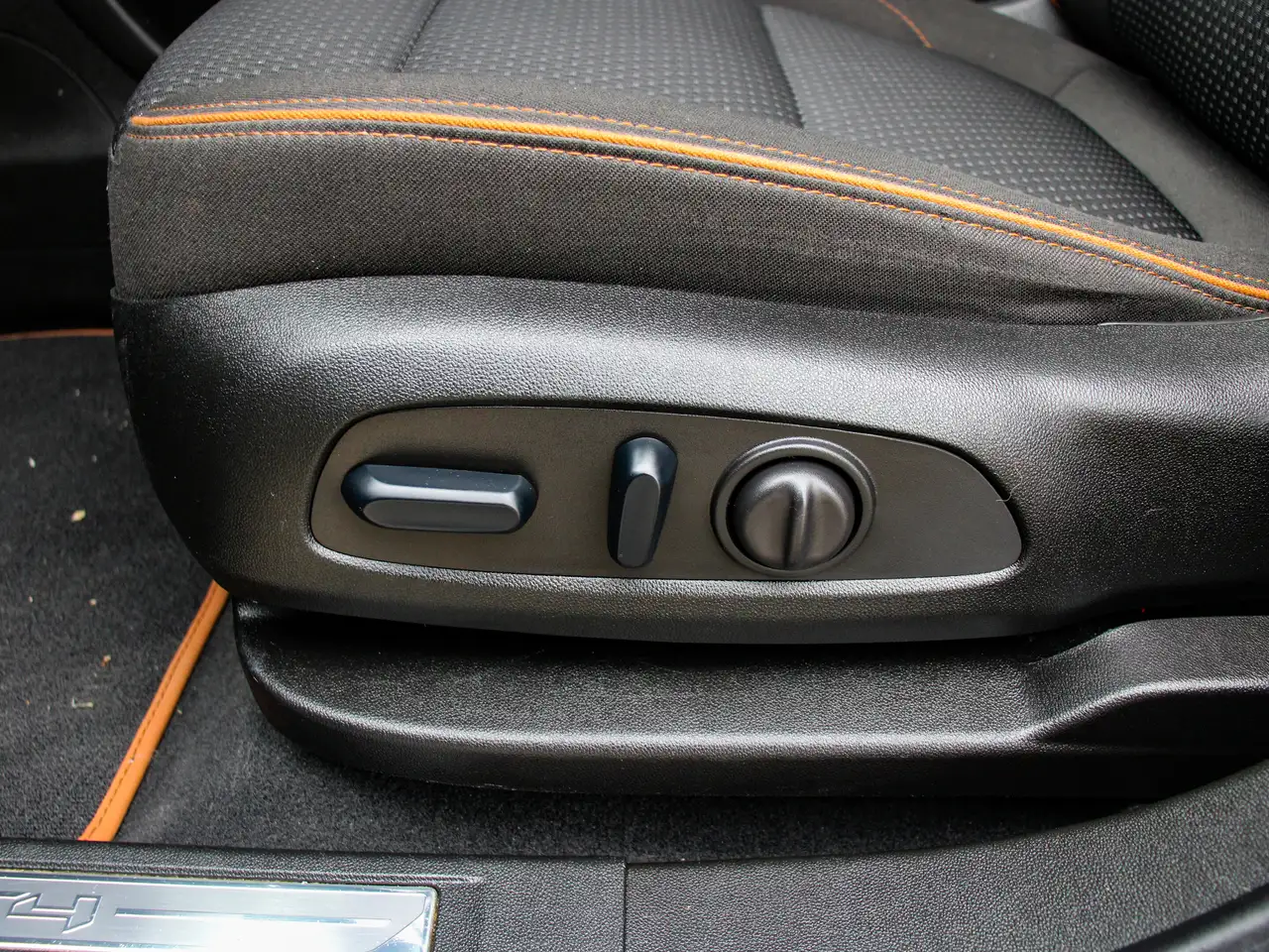 GMC Acadia снимка GMC Acadia