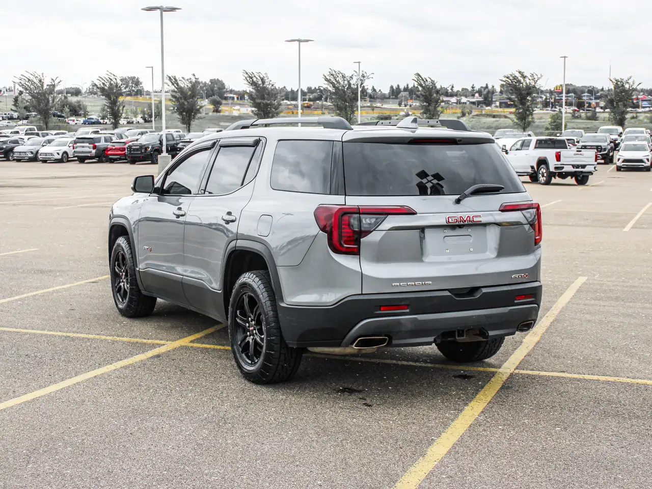 GMC Acadia снимка GMC Acadia