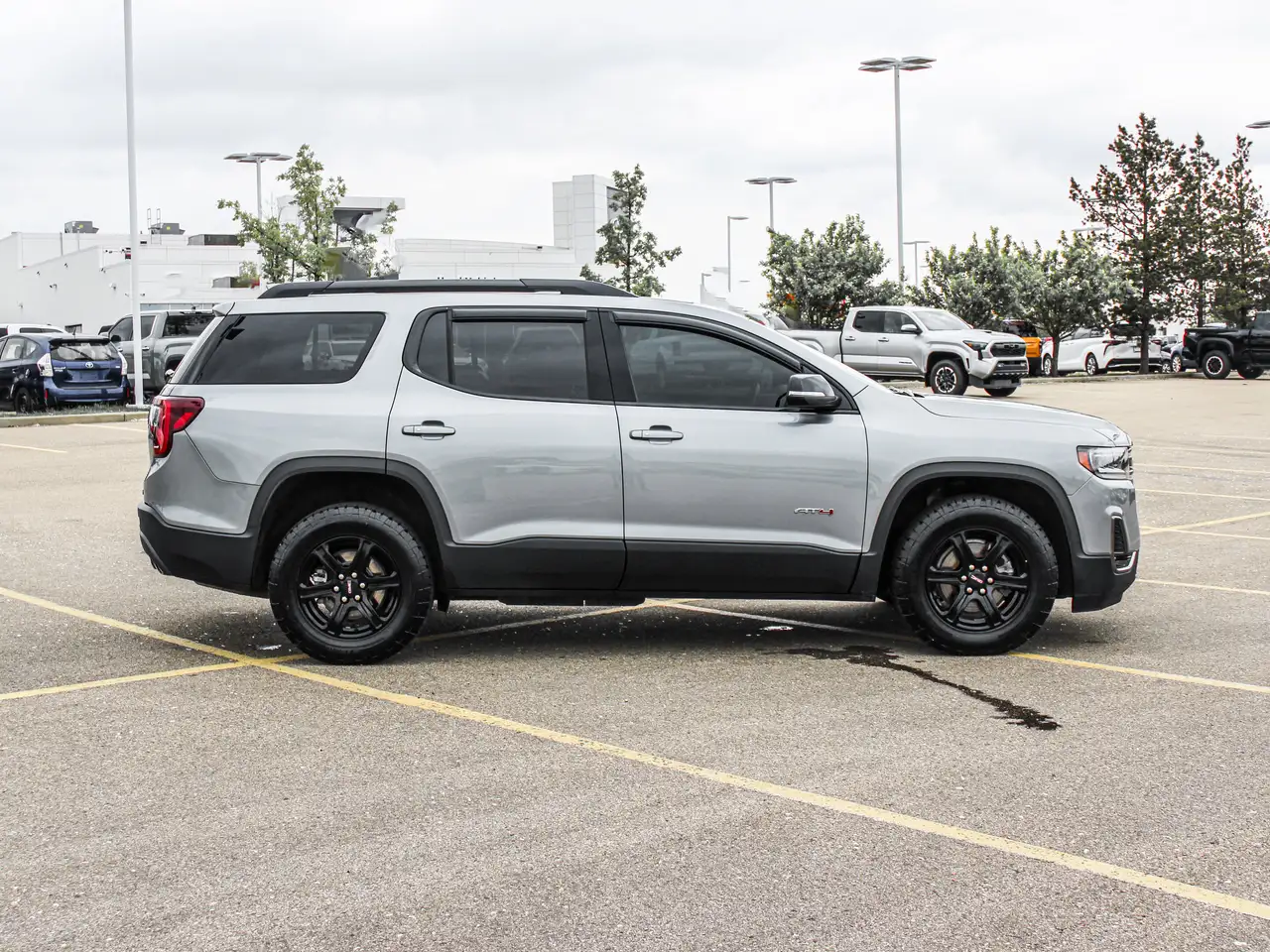 GMC Acadia снимка GMC Acadia