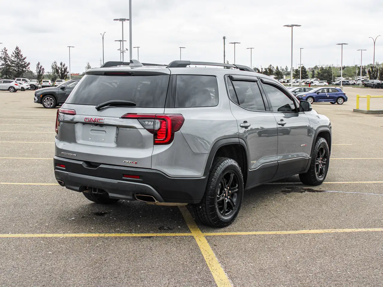 GMC Acadia снимка GMC Acadia