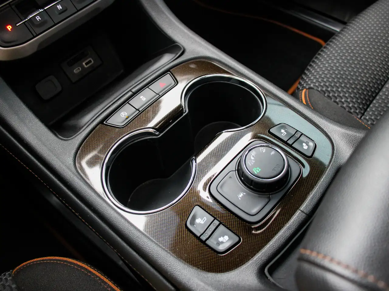 GMC Acadia снимка GMC Acadia