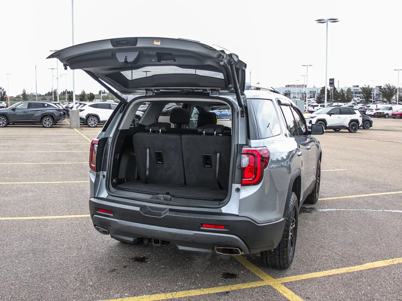 GMC Acadia снимка GMC Acadia