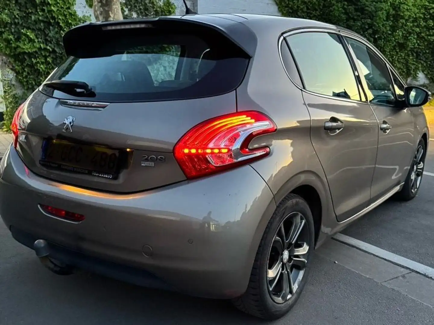 Peugeot 208 208 1.6 e-HDi Allure STT ETG Grijs - 1