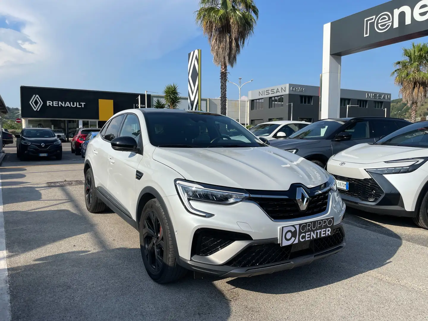 Renault Arkana Arkana 1.6 E-Tech full hybrid R.S. Line 145cv Bianco - 2
