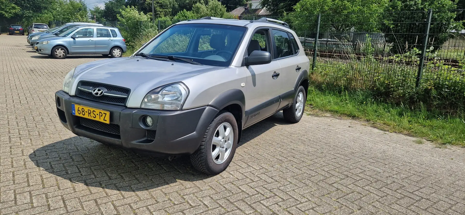 Hyundai TUCSON 2.0i Active Сірий - 1