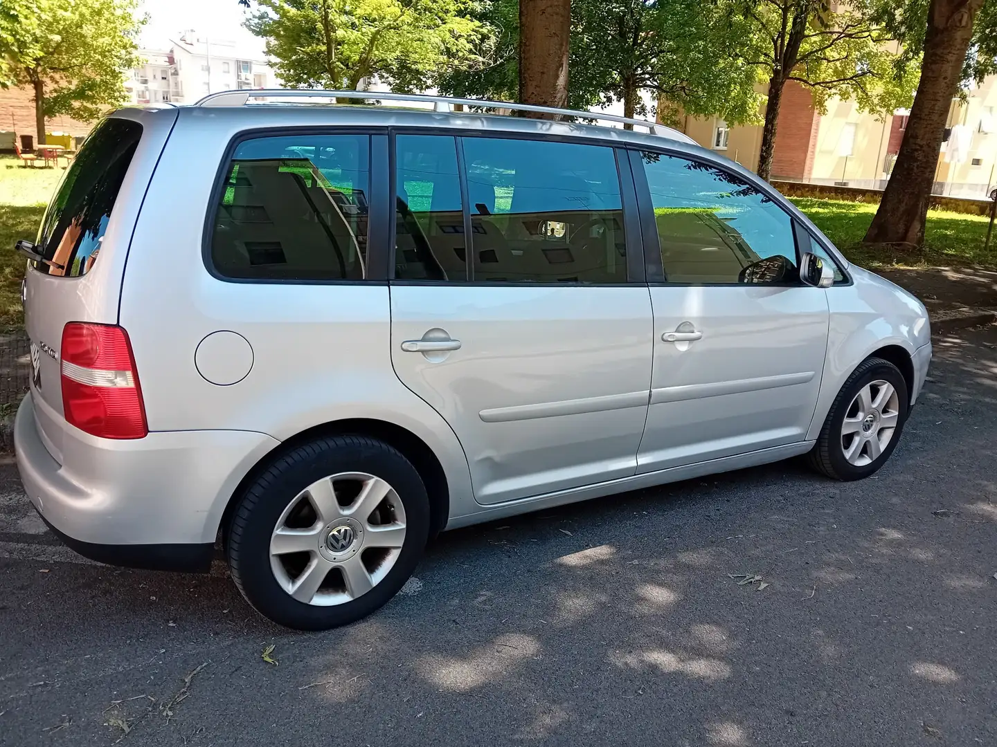 Volkswagen Touran 2.0 tdi Highline 140cv - 2