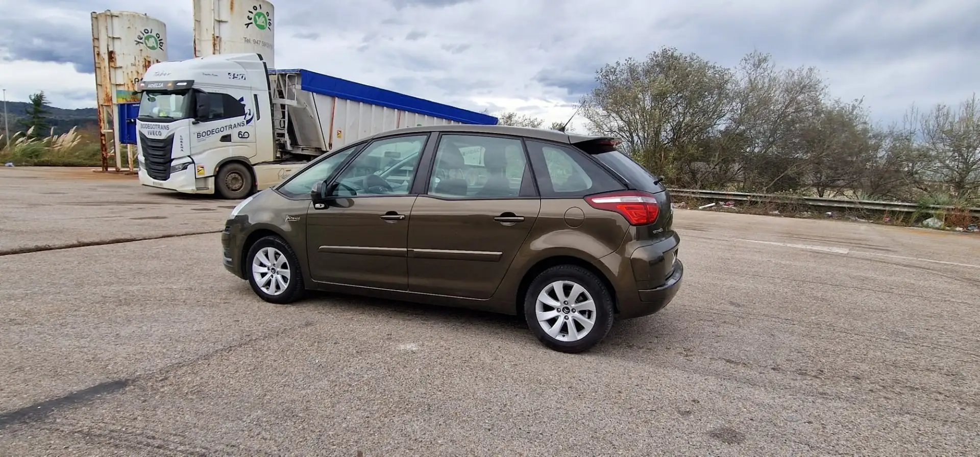 Citroen C4 Picasso 1.6hdi 112cv 6 velocidades atraction - 2