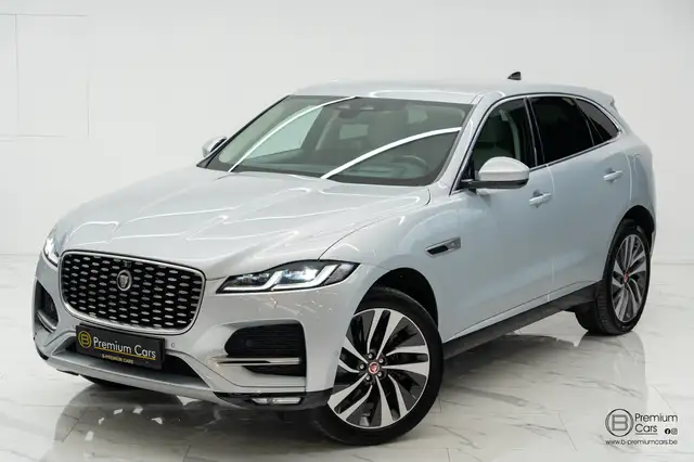 Jaguar F-Pace view 2