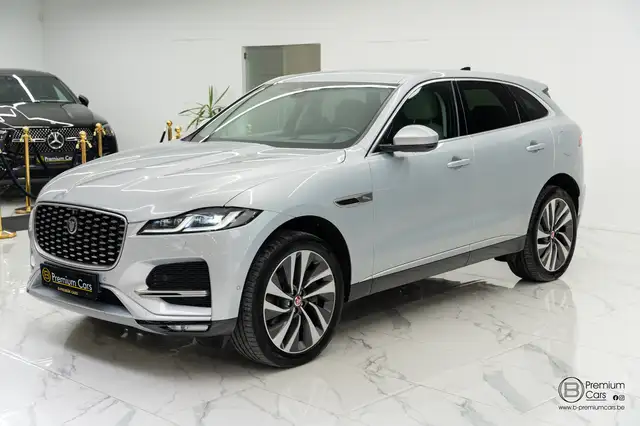 Jaguar F-Pace view 5