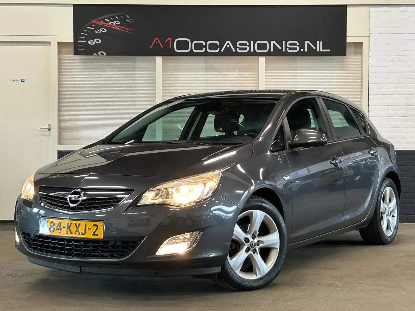 Opel Astra 1.6 Edition Grau - 2
