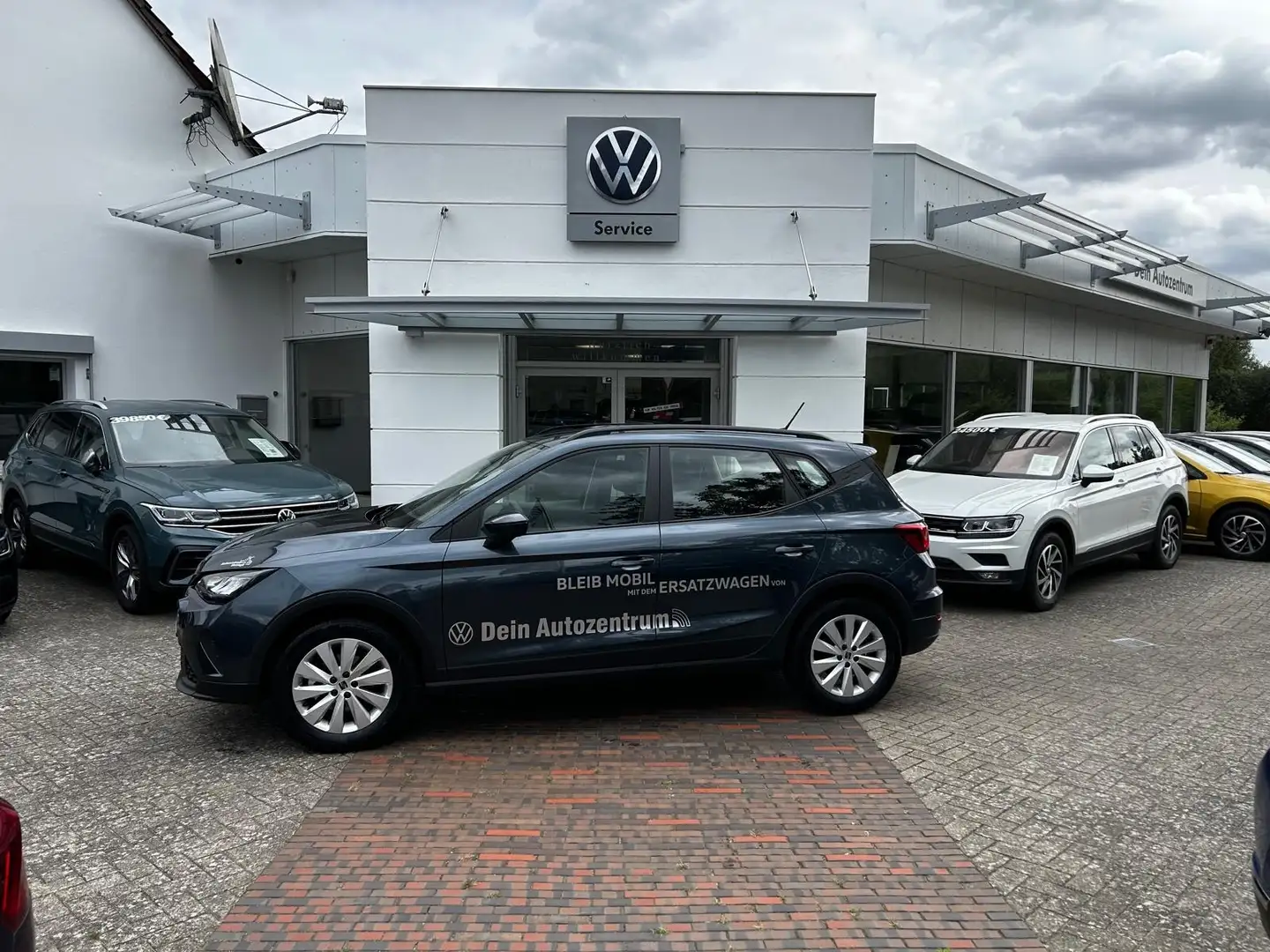 SEAT Arona 1.0 TSI Reference Grau - 2