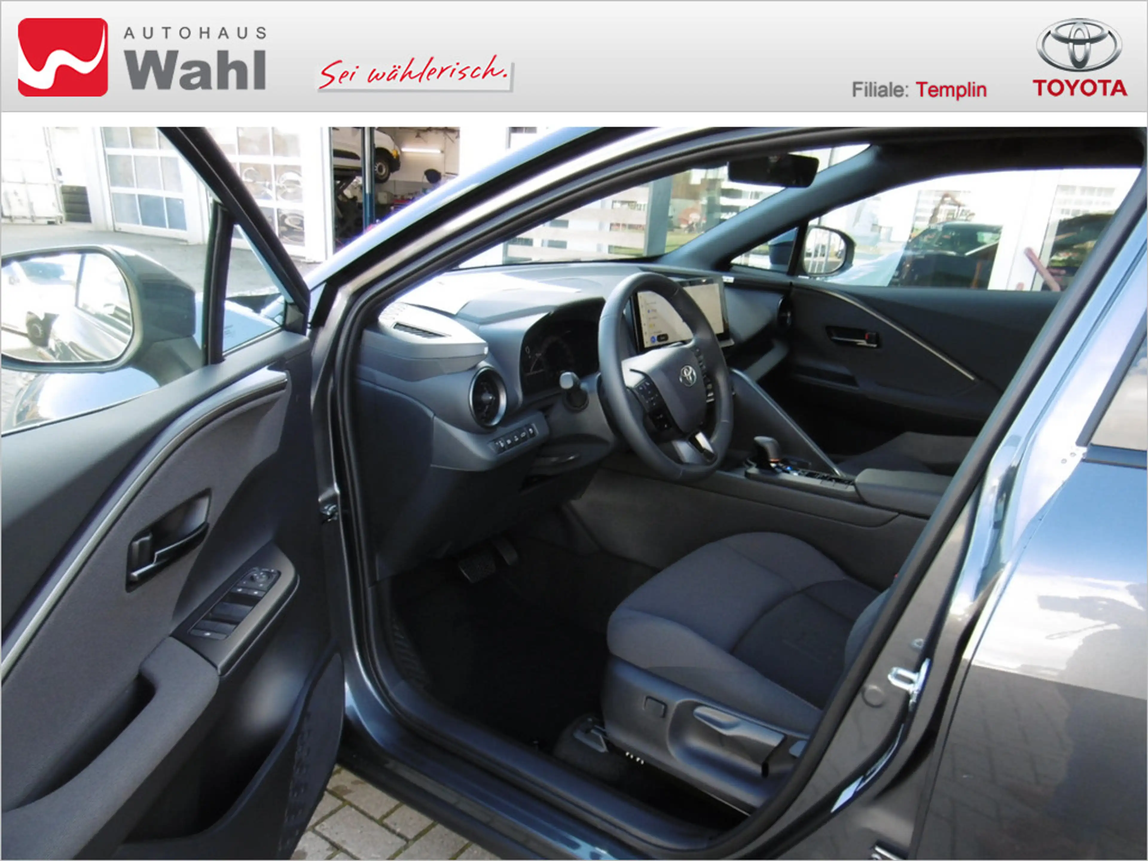 Toyota C-HR 2.0 Plug-In Hybrid FWD Teamplayer LED — photo 8