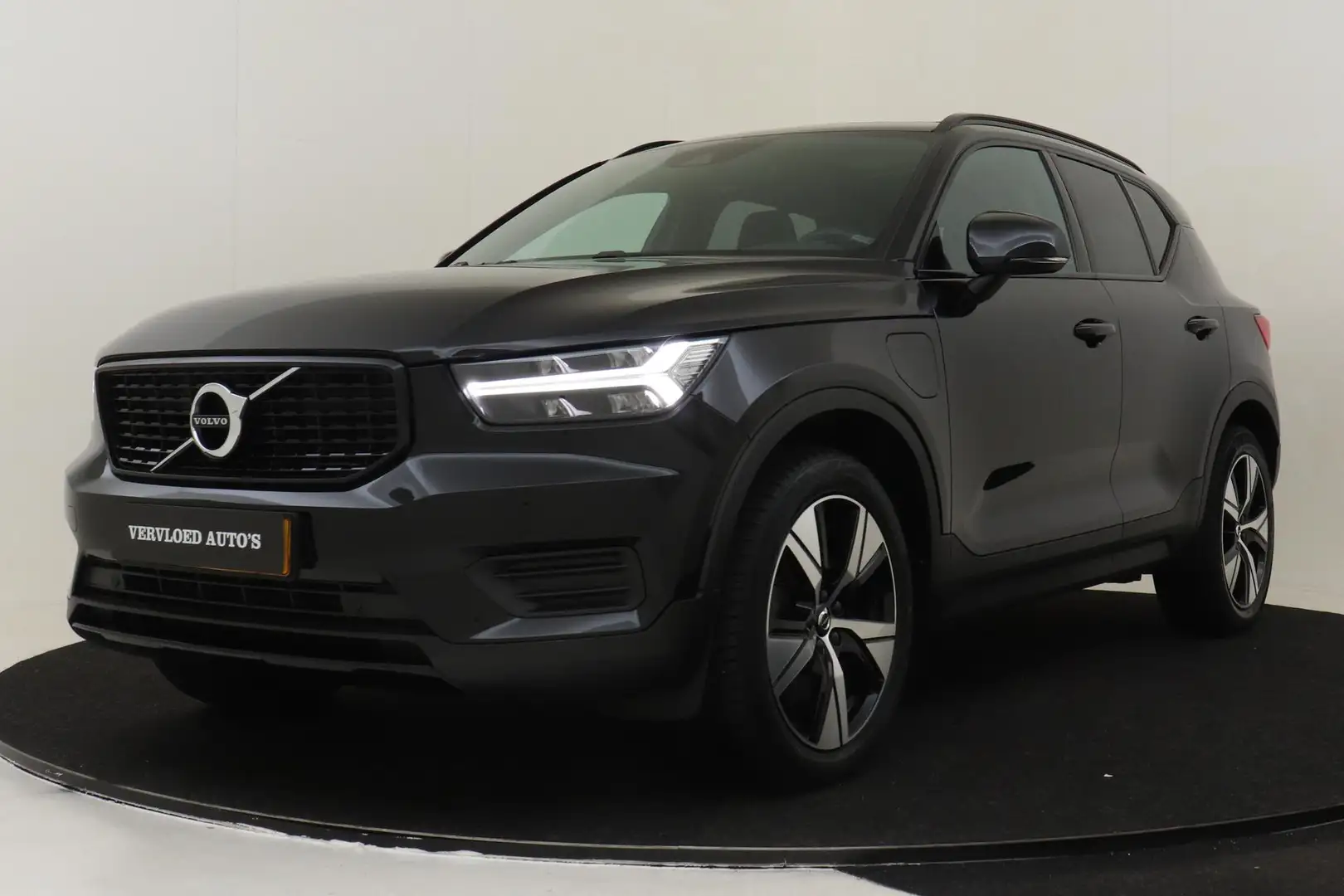 Volvo XC40 T5 PLUG-IN HYBRID R-DESIGN -PANO.DAK|CAMERA|TREKHA Noir - 1