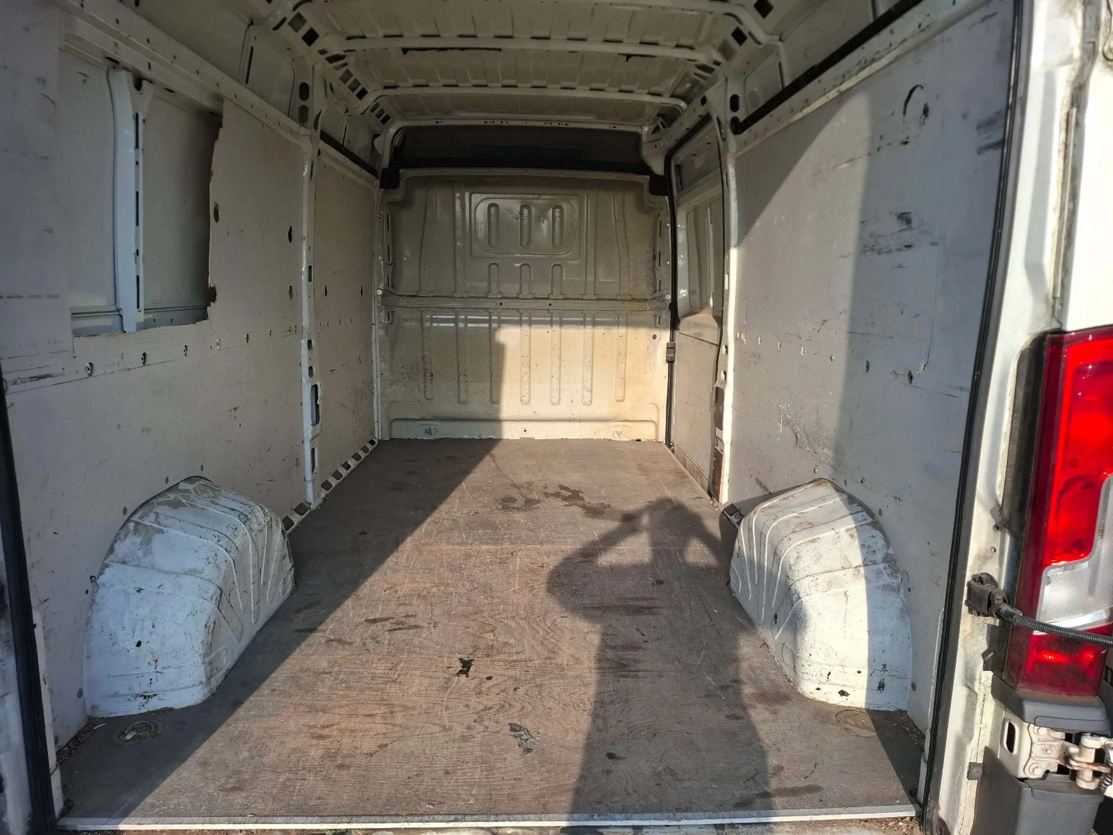Peugeot Boxer Kasten Hochraum 335 L3H2 Premium BlueHDi 1 — photo 10
