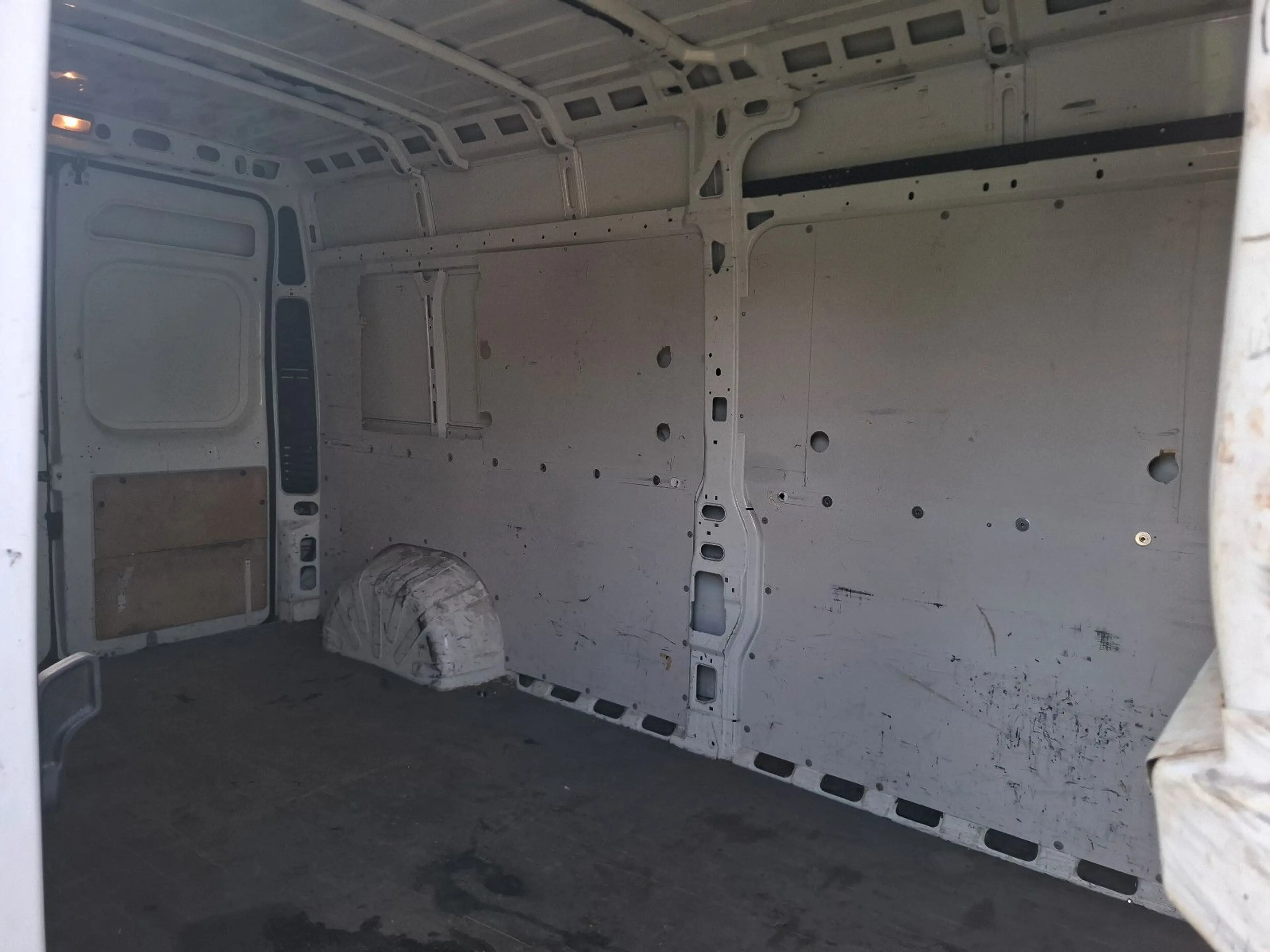 Peugeot Boxer Kasten Hochraum 335 L3H2 Premium BlueHDi 1 — photo 11