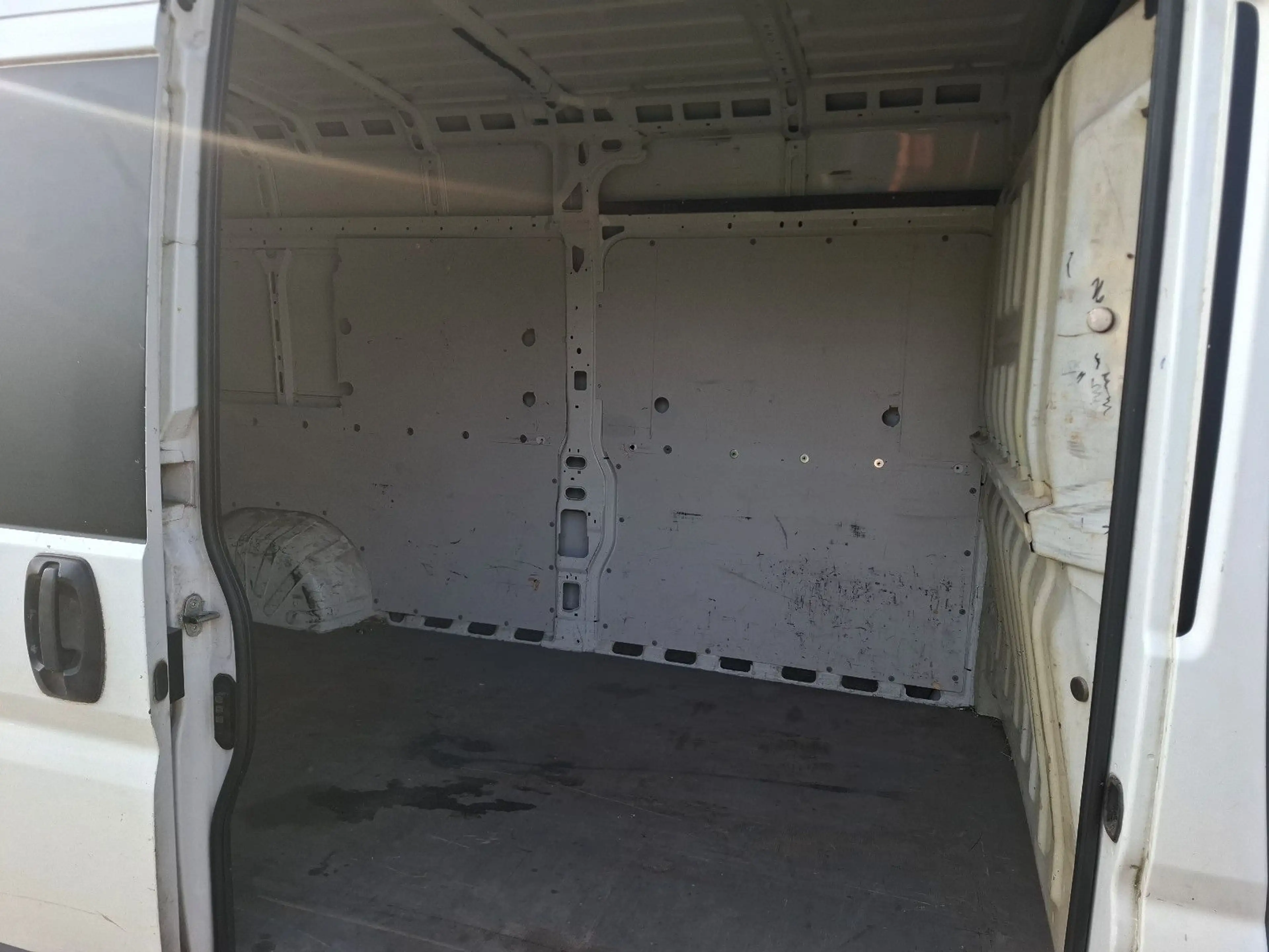 Peugeot Boxer Kasten Hochraum 335 L3H2 Premium BlueHDi 1 — photo 12