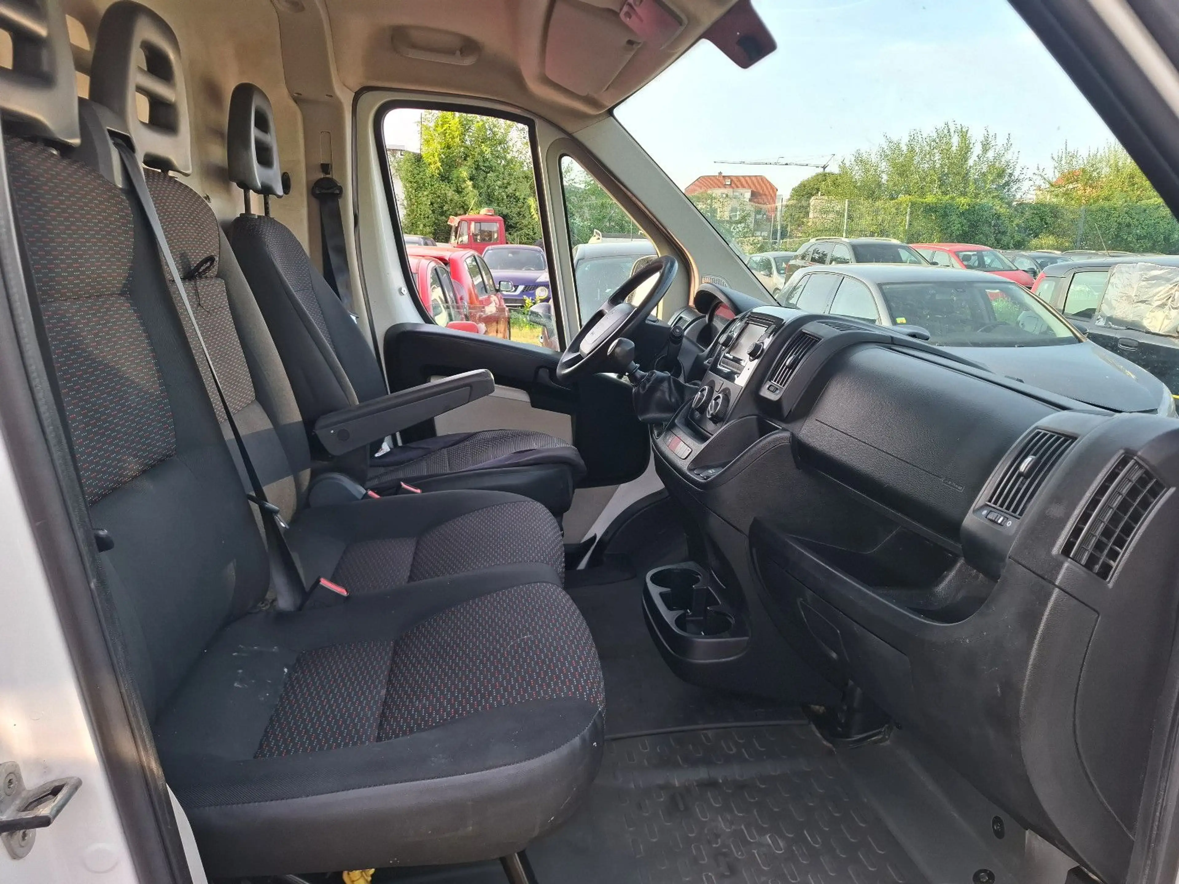 Peugeot Boxer Kasten Hochraum 335 L3H2 Premium BlueHDi 1 — photo 13