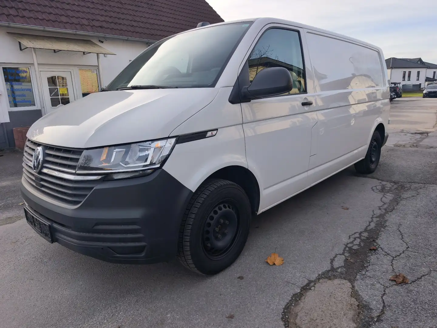 Volkswagen T6.1 Transporter lang FWD PharmaMobil Pharmakühlung Blanc - 2