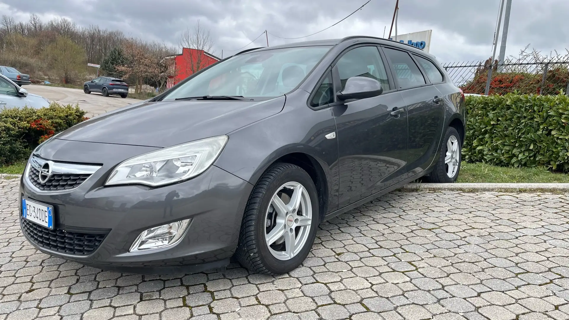 Opel Astra Astra Sports Tourer 1.7 cdti Elective 110cv Gris - 1