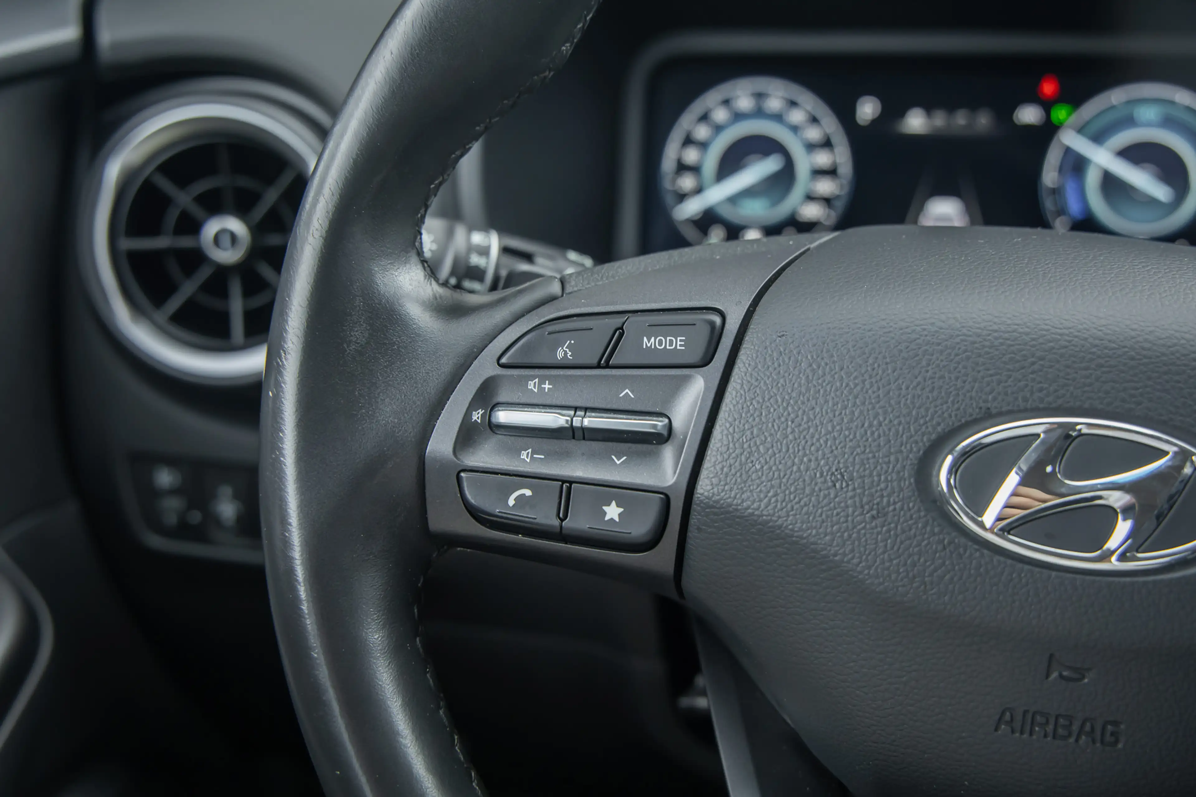 Hyundai KONA 1.6 GDI HEV Fashion Design Camera | Pdc | Cruise c — photo 14