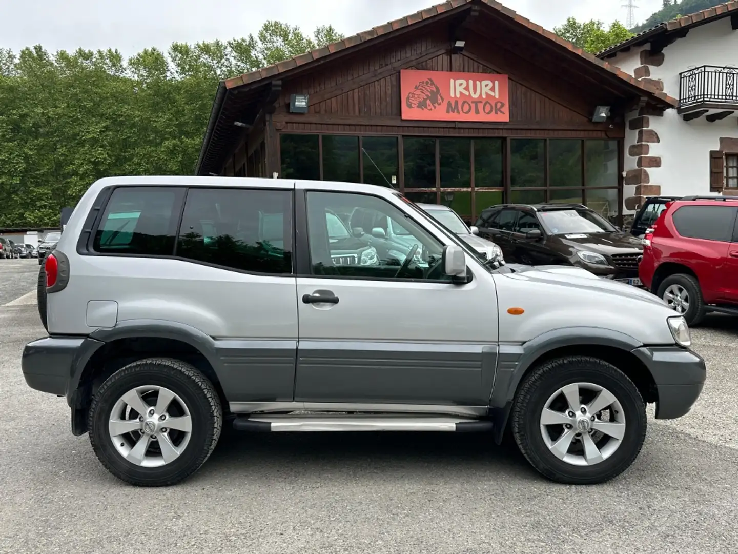 Nissan Terrano 3.0Di Turbo Sport Argintiu - 1
