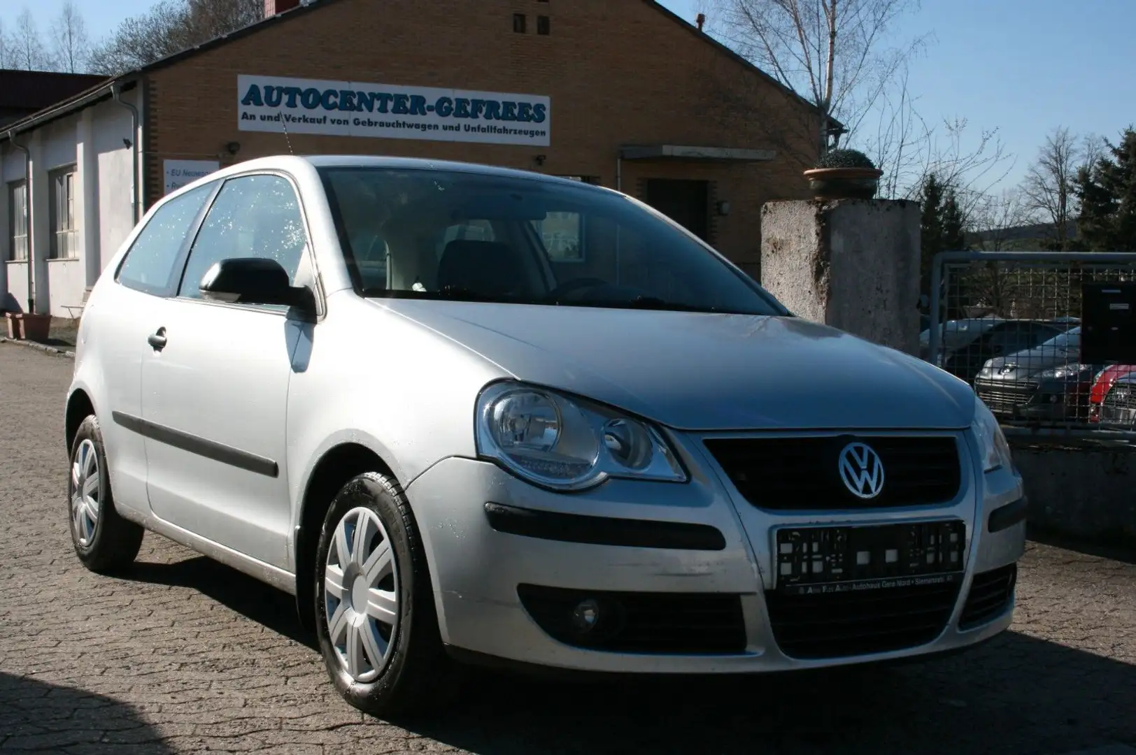 Volkswagen Polo IV "Trendline" "Automatik" "TÜV Neu" Silber - 1
