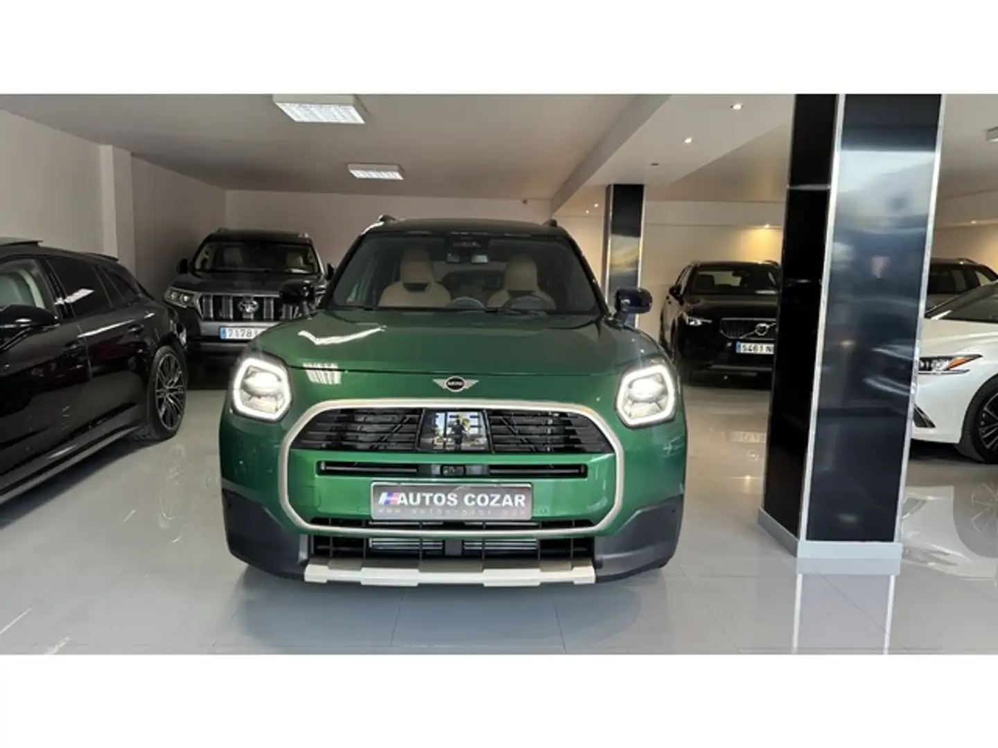 MINI One Countryman C Essential Зелёный - 2