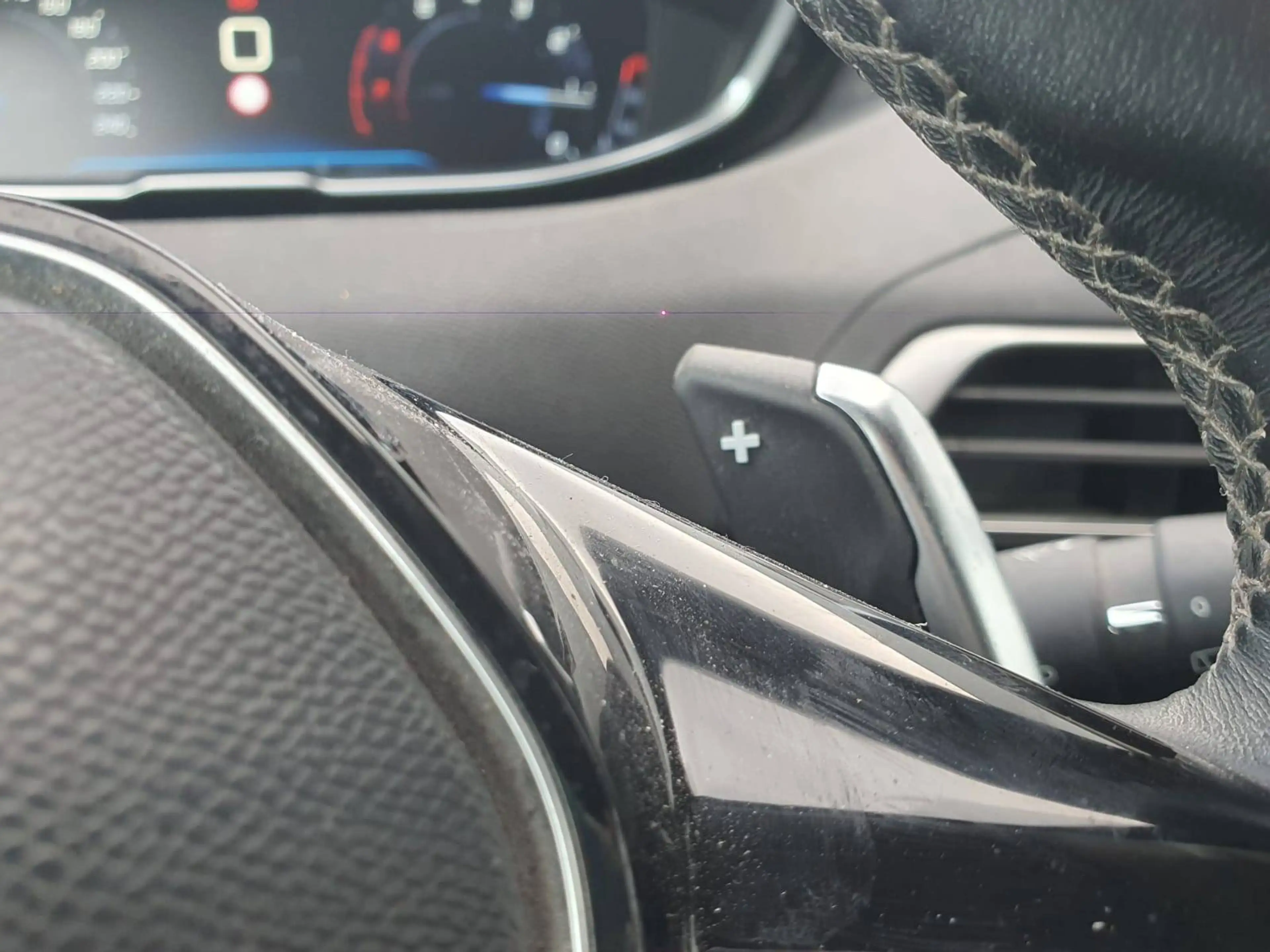 Peugeot 5008 5008 1.2 PureTech Allure — photo 11