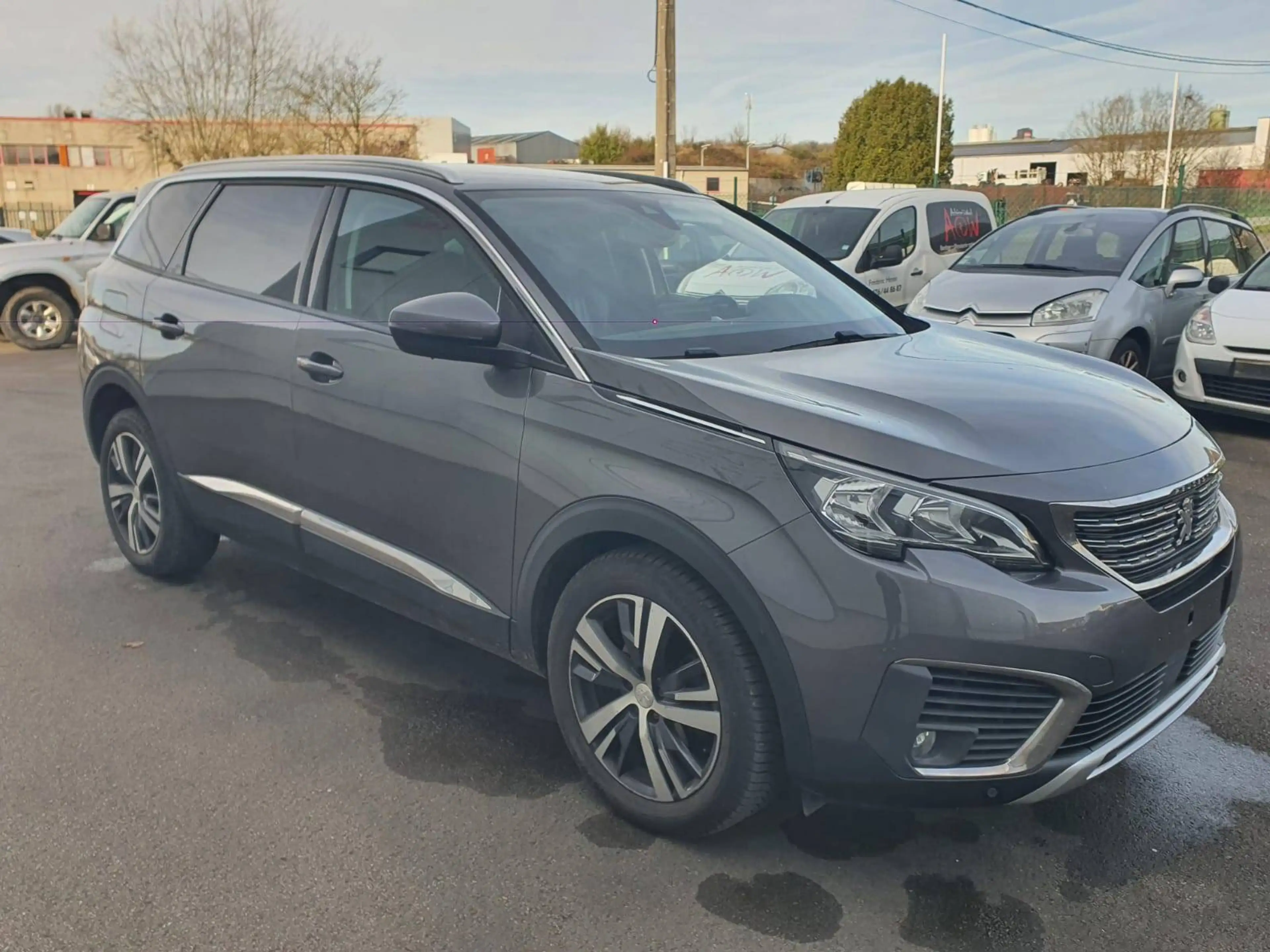 Peugeot 5008 5008 1.2 PureTech Allure — photo 7