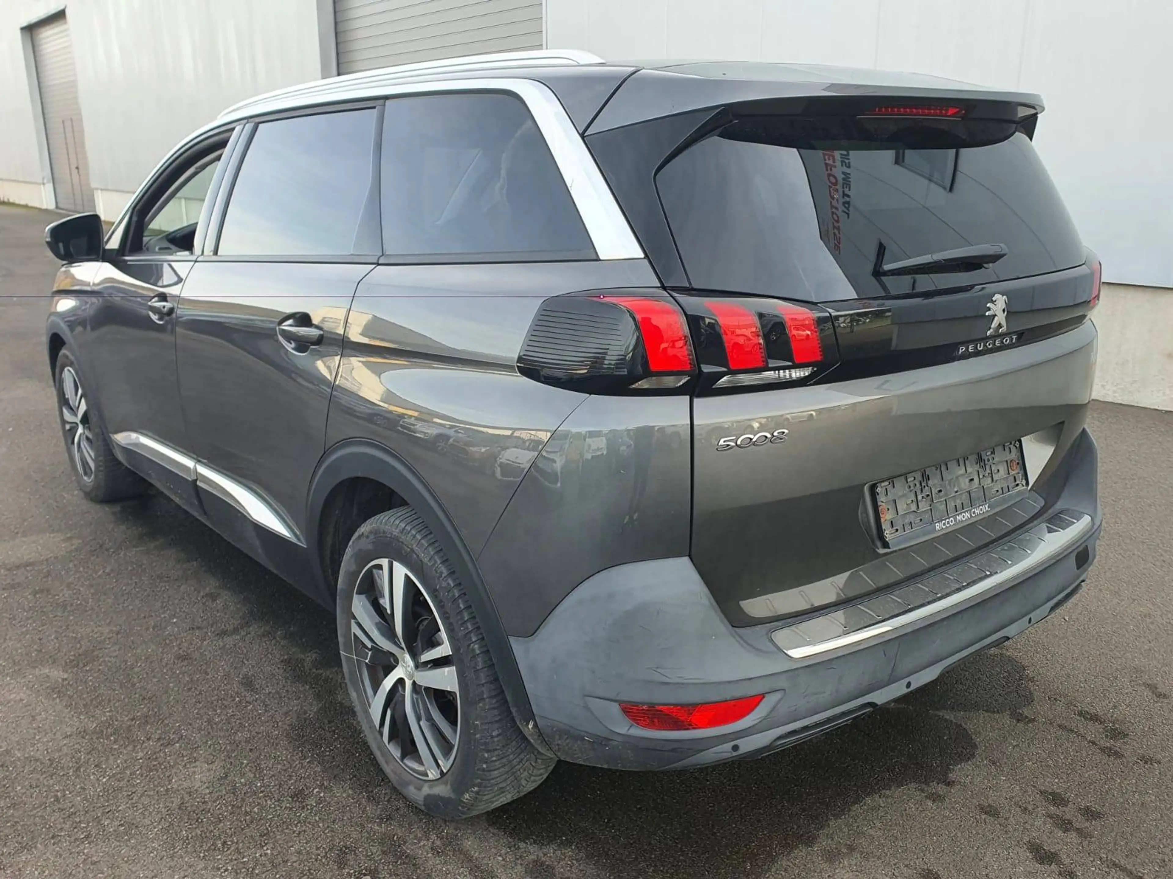 Peugeot 5008 5008 1.2 PureTech Allure — photo 3