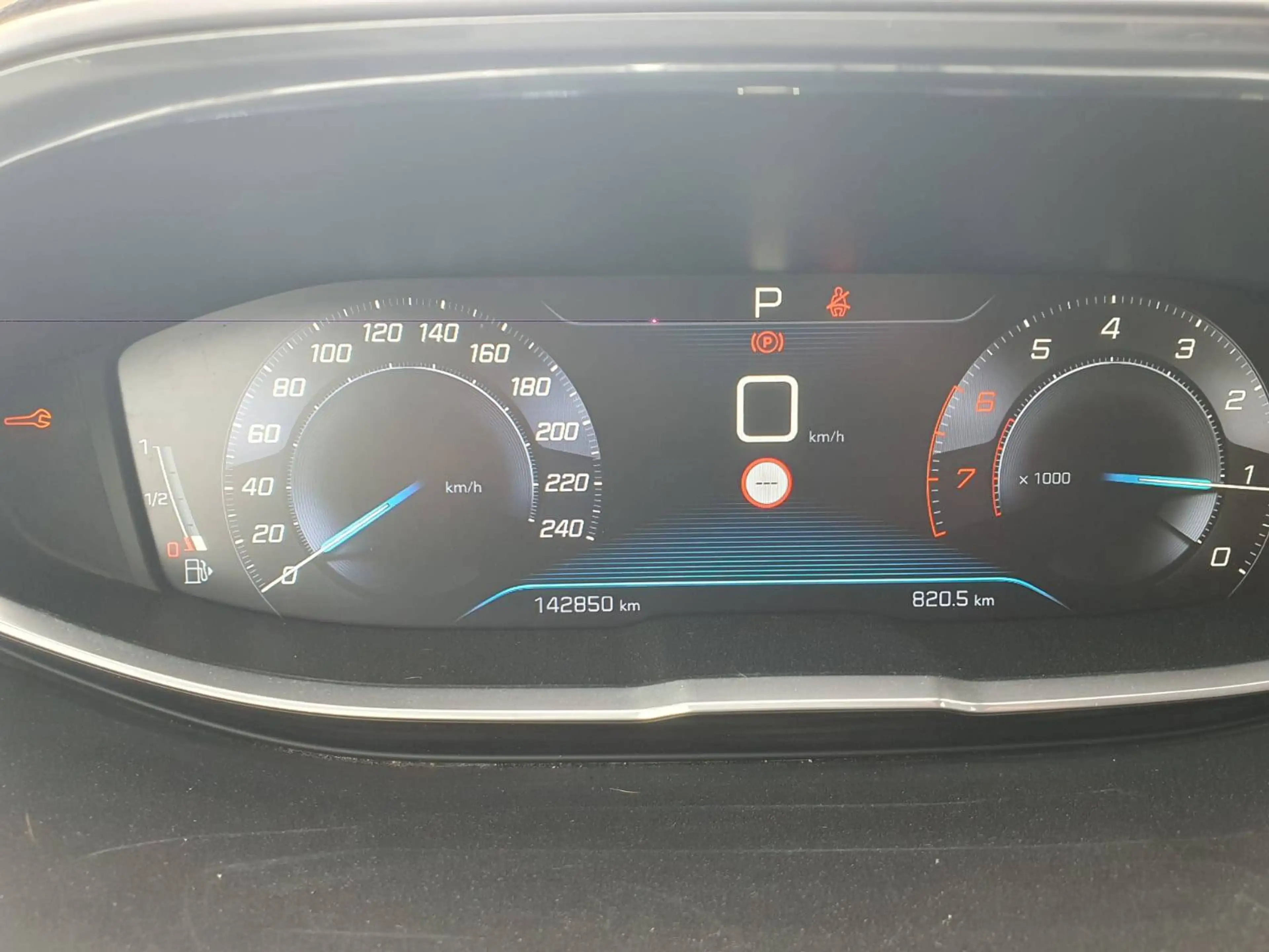 Peugeot 5008 5008 1.2 PureTech Allure — photo 12