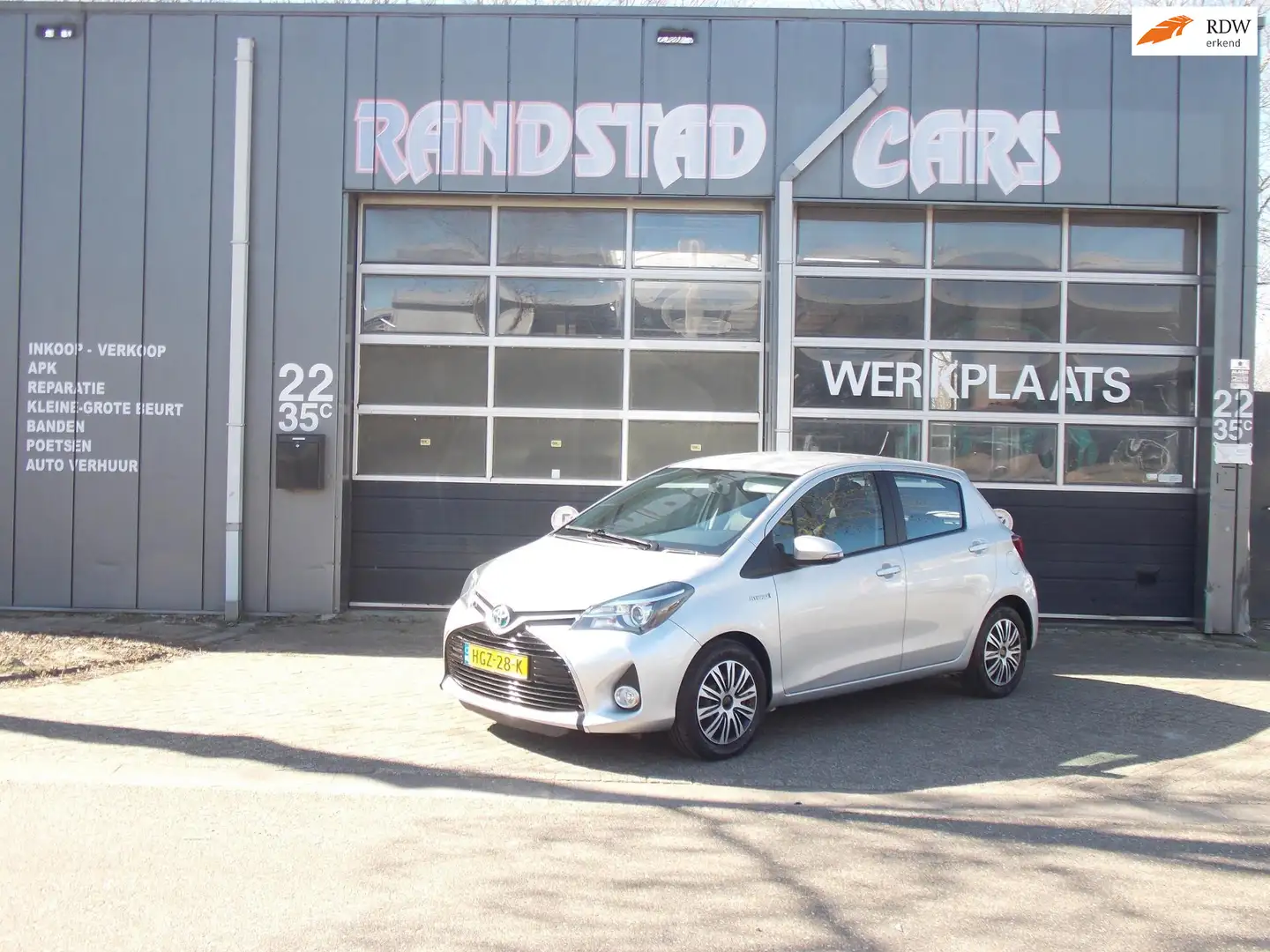 Toyota Yaris 1.5 Hybrid Aspiration Automaat Camera Airco Elek P Grijs - 1