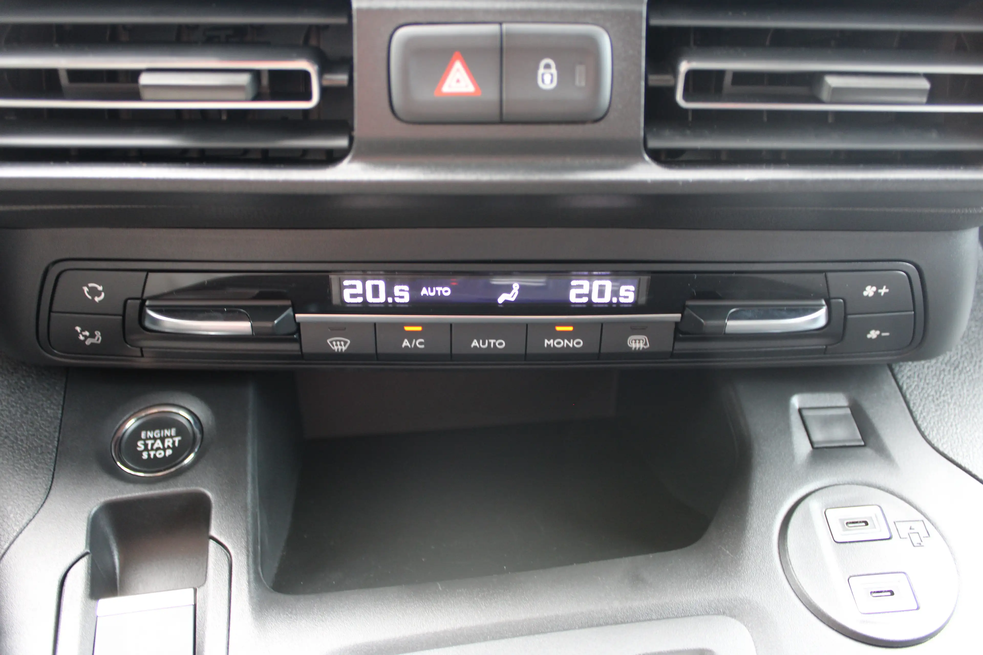 Fiat E-Doblo 136 L1 50 kWh | 8 JAAR GARANTIE | VERWARMD STUUR | — photo 28