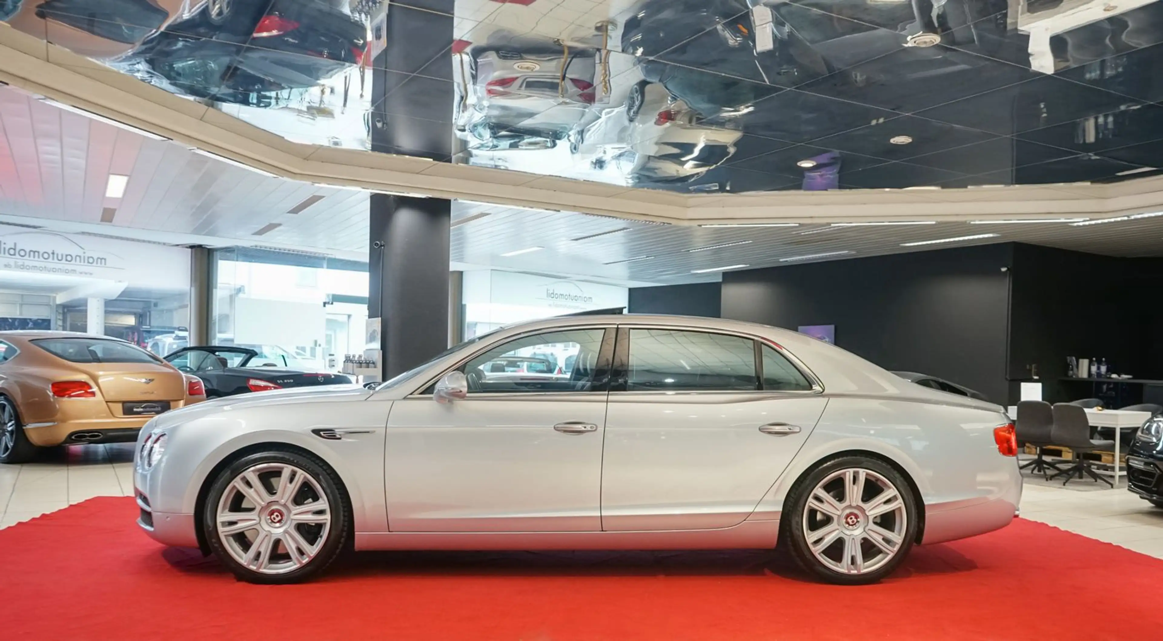 Bentley Flying Spur Mulliner ACC Massage FondEntertain — photo 6
