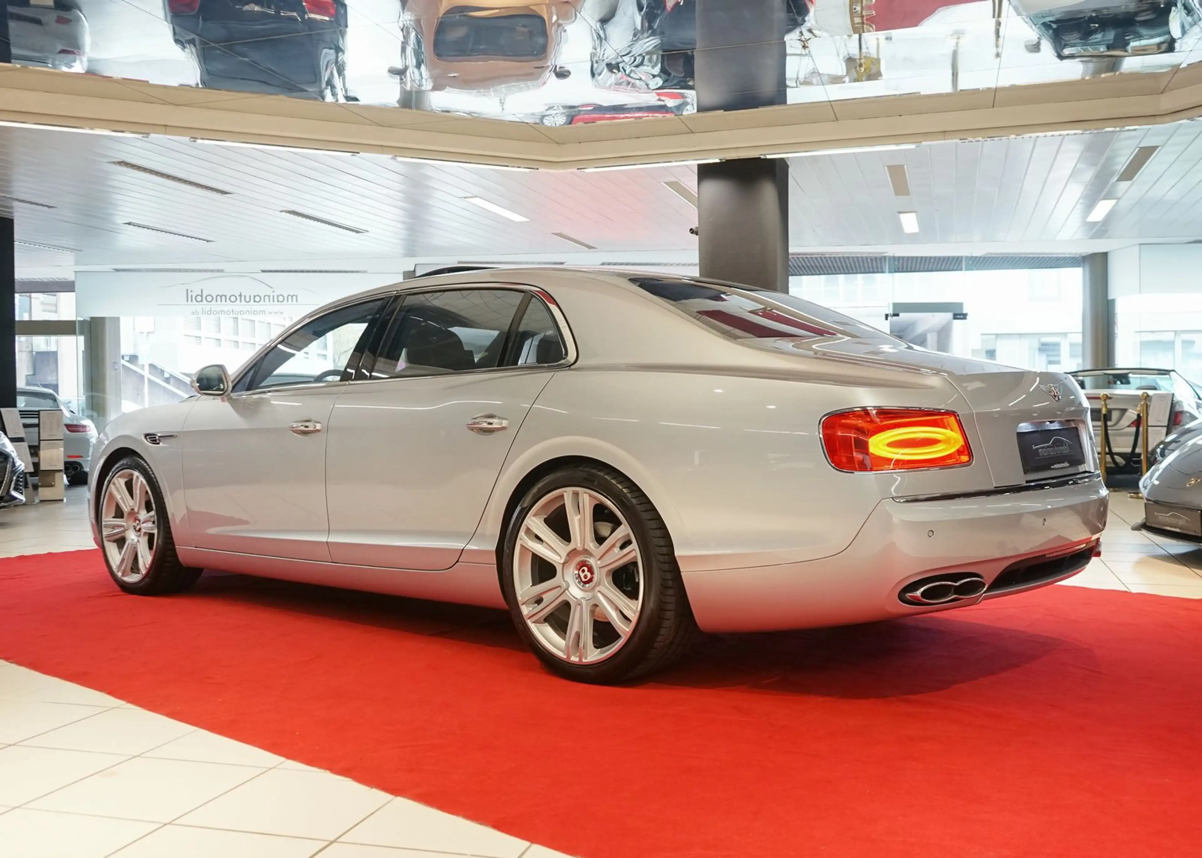 Bentley Flying Spur Mulliner ACC Massage FondEntertain — photo 7
