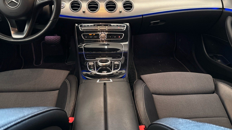 Mercedes-Benz E 220 T-Modell Anh.Kpl Kam LED Navi Ambiente — photo 11