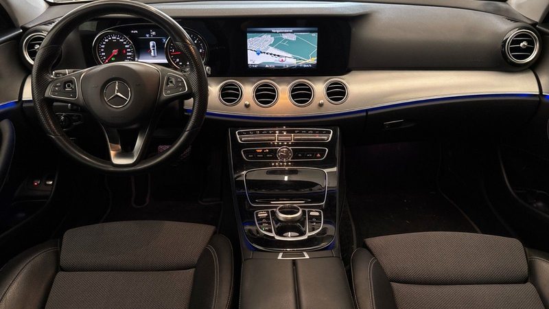 Mercedes-Benz E 220 T-Modell Anh.Kpl Kam LED Navi Ambiente — photo 10