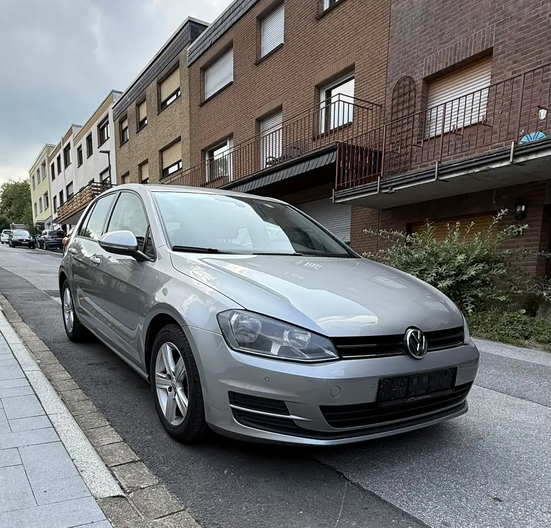 Volkswagen Golf 1.2 TSI BlueMotion Technology Comfortline - 2