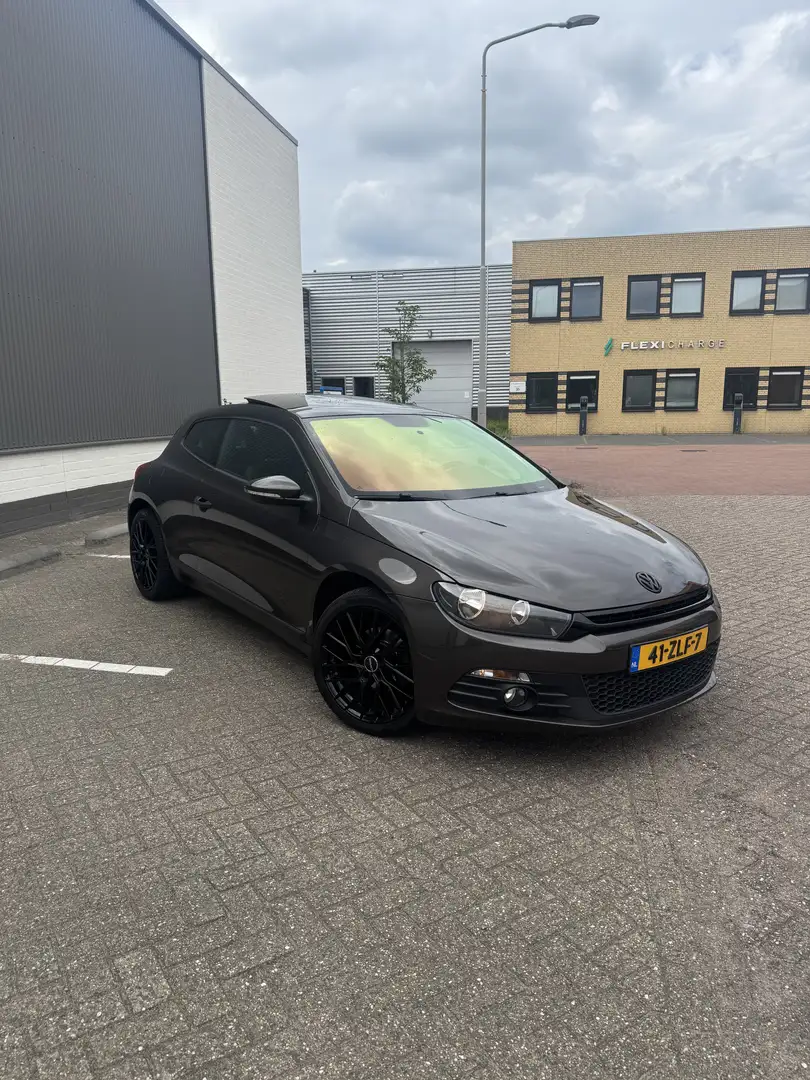Volkswagen Scirocco 1.4 TSI Edition 160 pk Bruin - 2