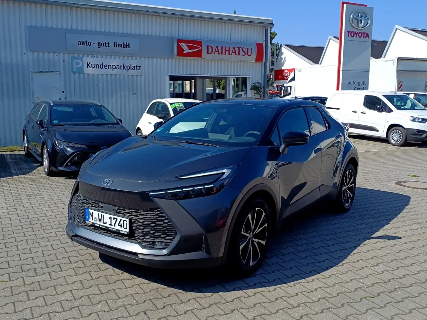 Toyota C-HR 1,8 Team Deutschland *Technik-Paket* Schwarz - 1